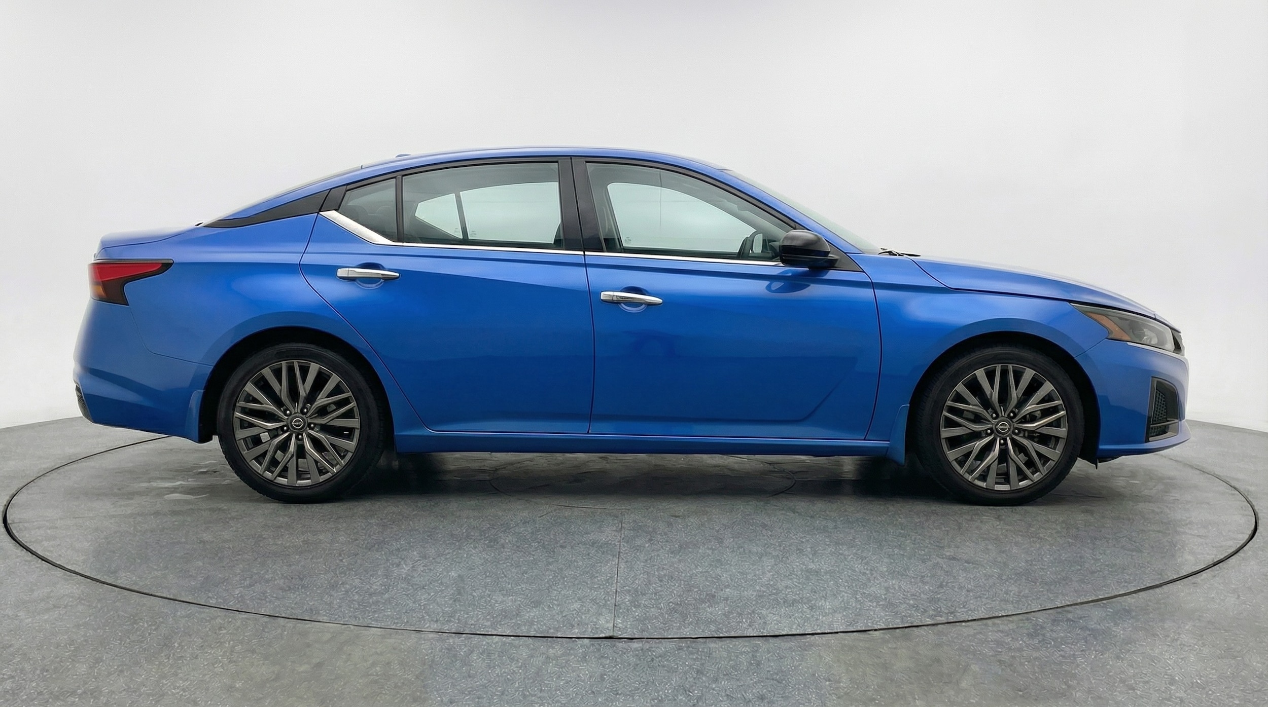 Thumbnail: 2025 Nissan Altima - 8