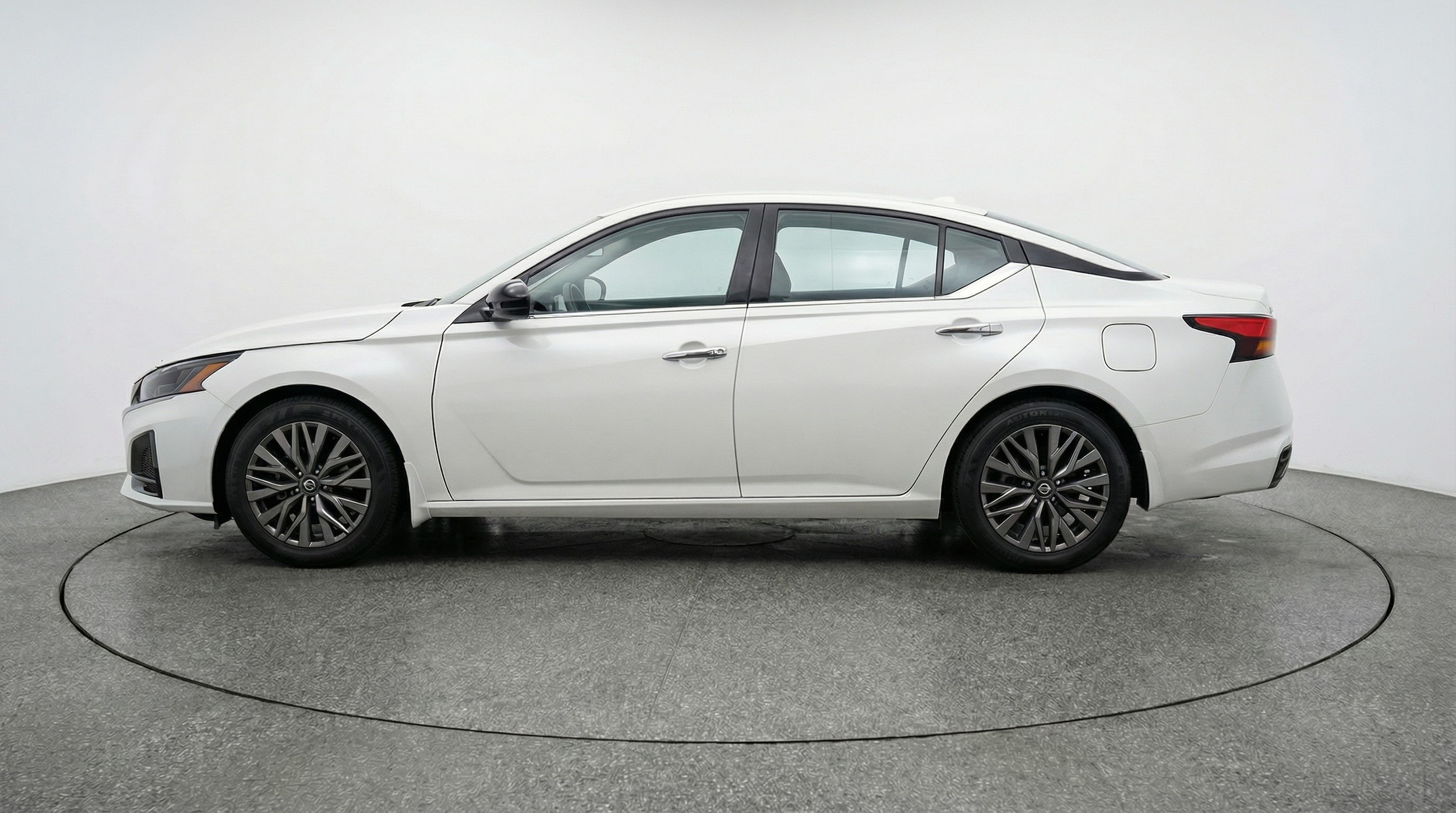 Thumbnail: 2025 Nissan Altima - 4