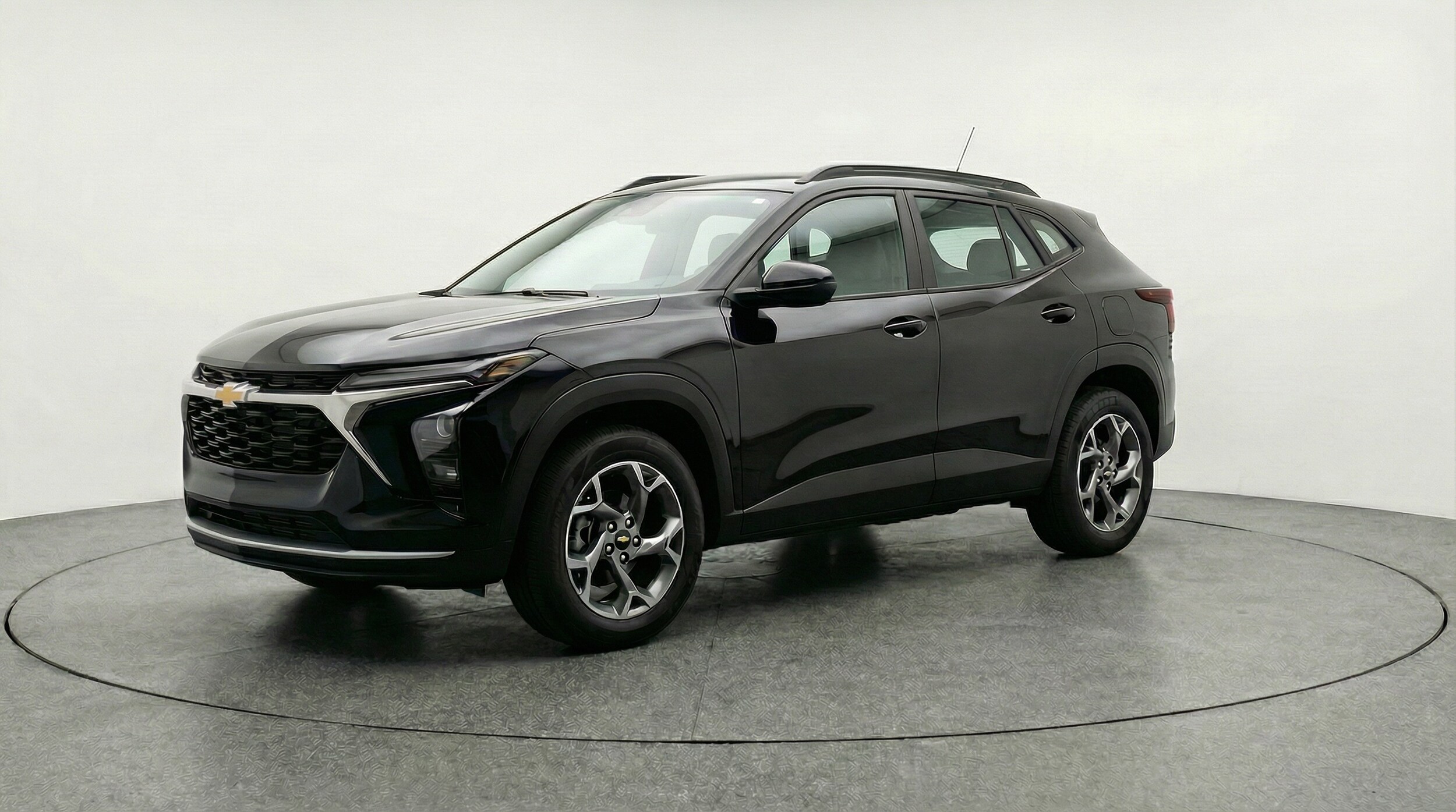 Thumbnail: 2025 Chevrolet Trax - 3