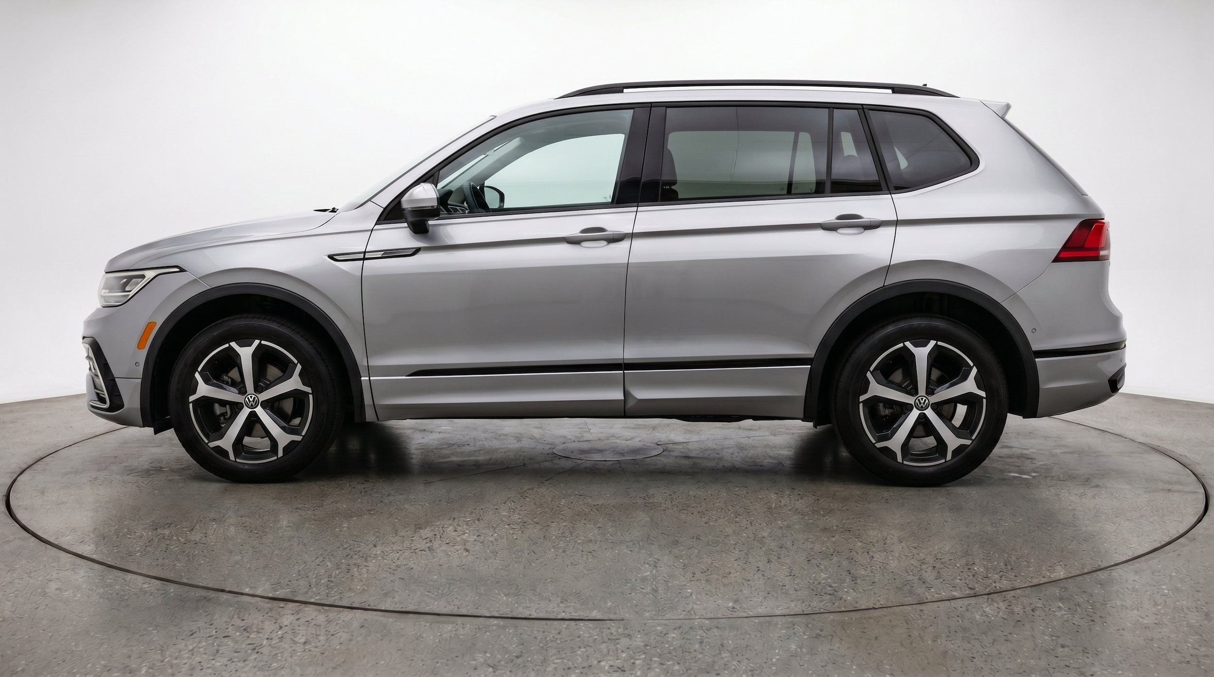 Thumbnail: 2026 Volkswagen Tiguan - 5