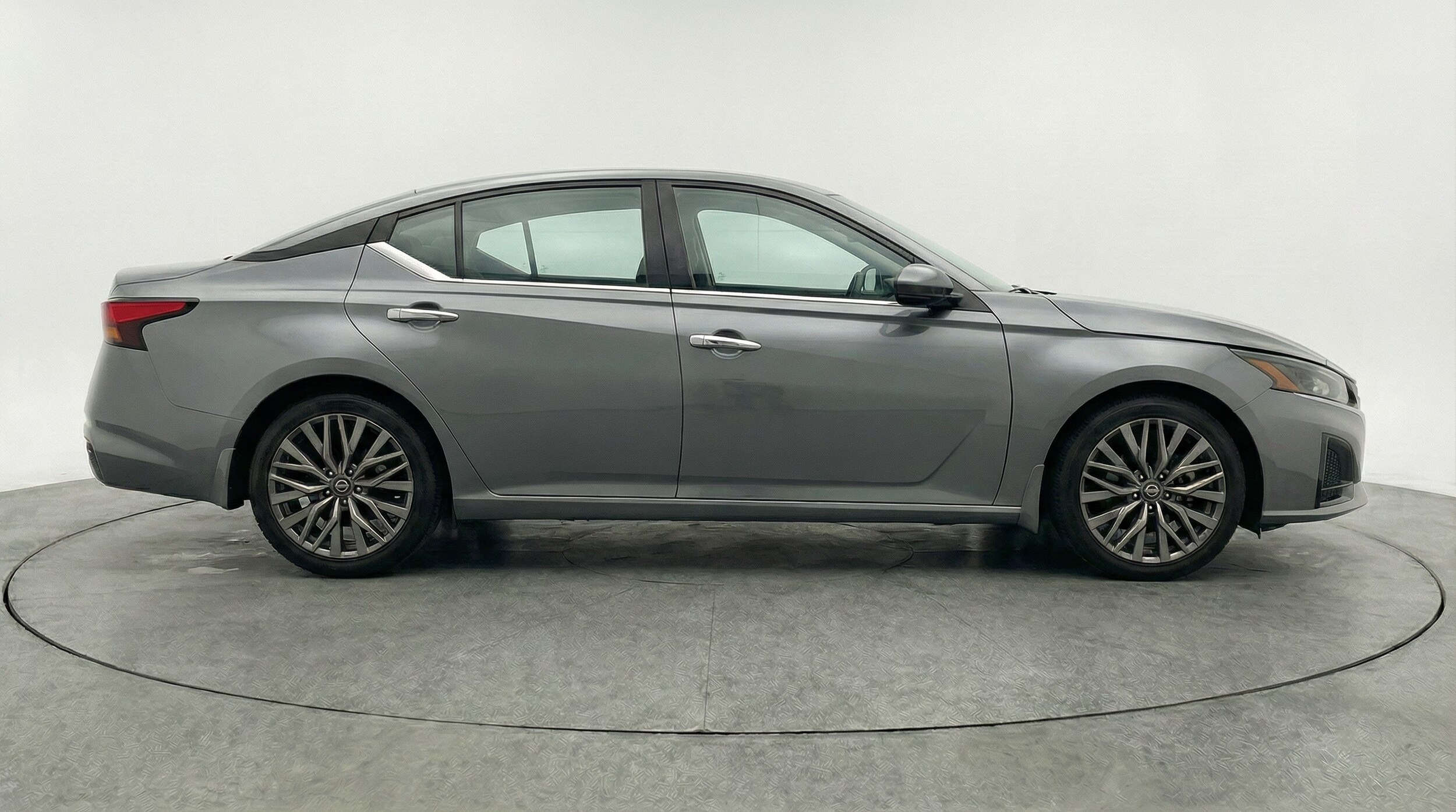 Thumbnail: 2025 Nissan Altima - 8