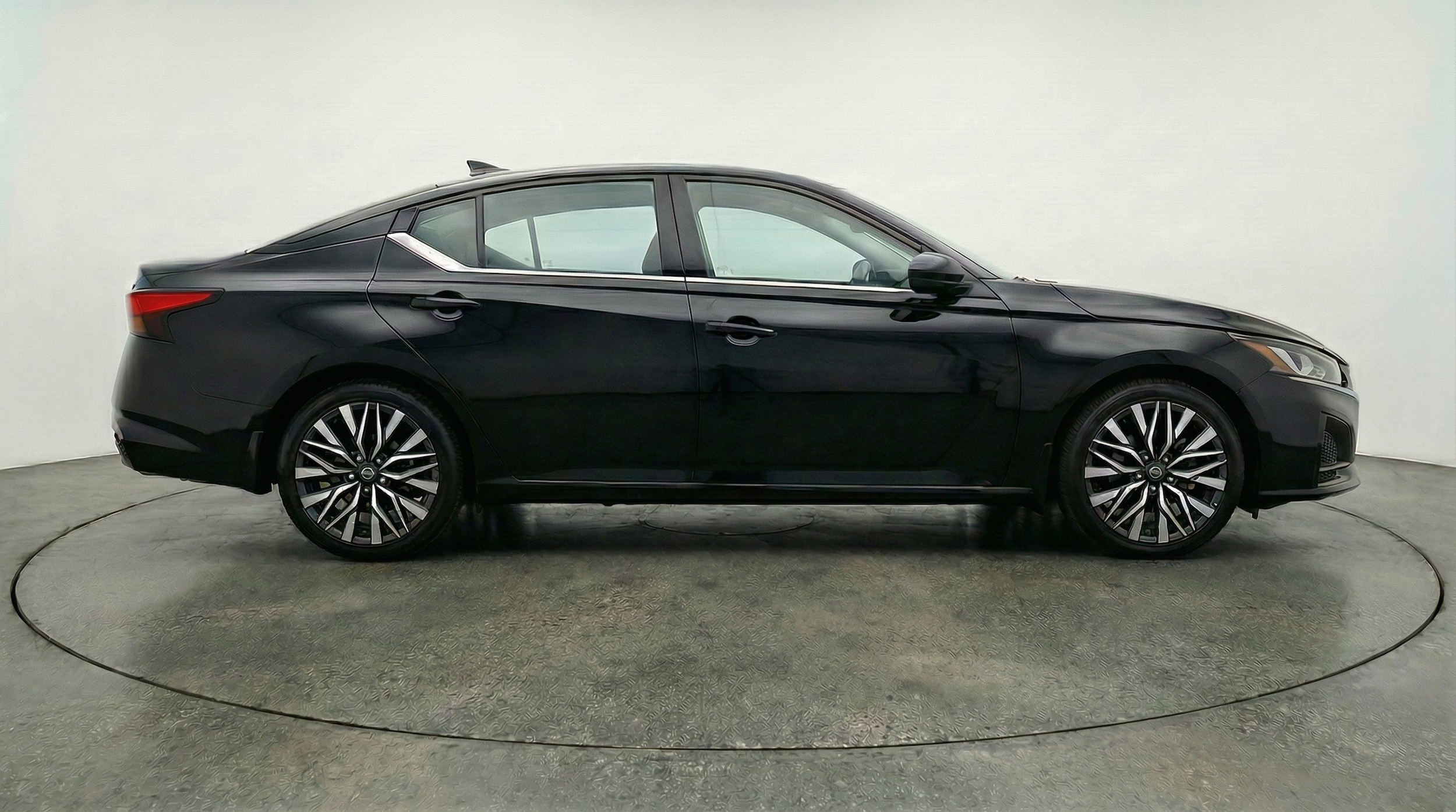 Thumbnail: 2025 Nissan Altima - 8