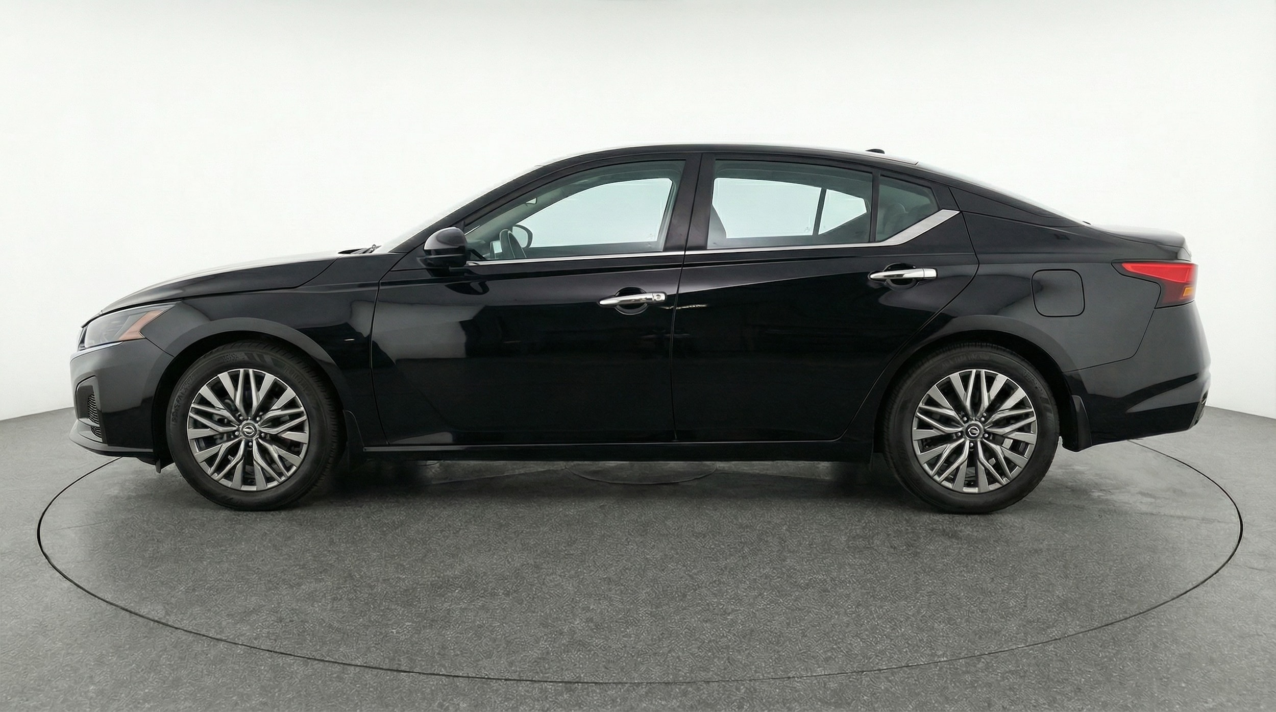 Thumbnail: 2025 Nissan Altima - 4