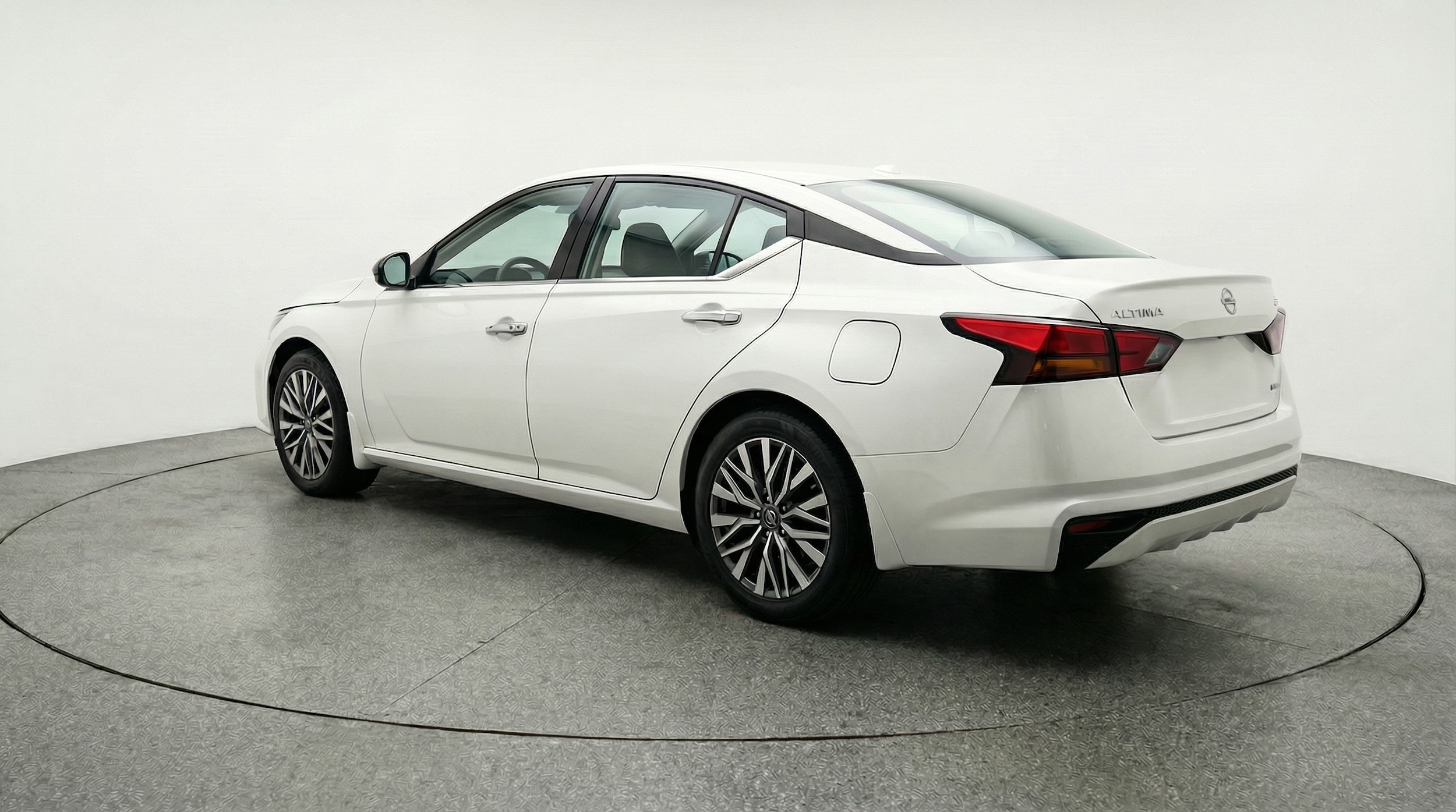 Thumbnail: 2025 Nissan Altima - 5