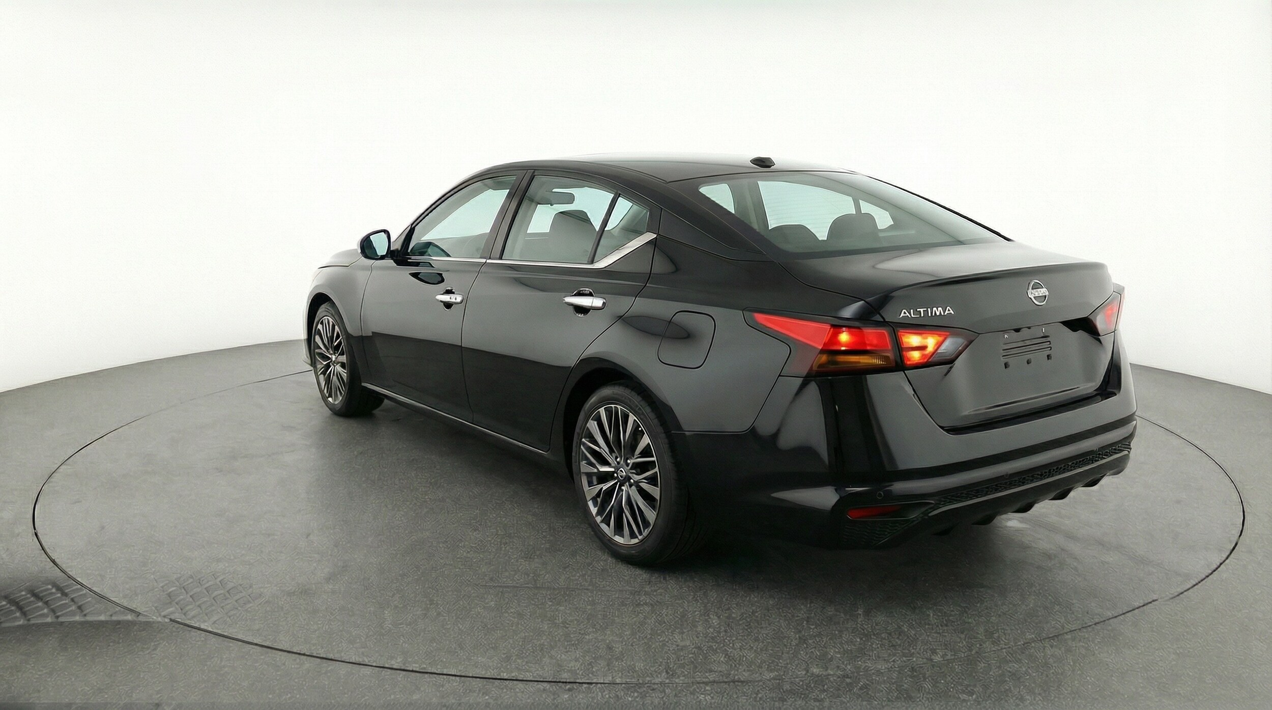 Thumbnail: 2025 Nissan Altima - 5