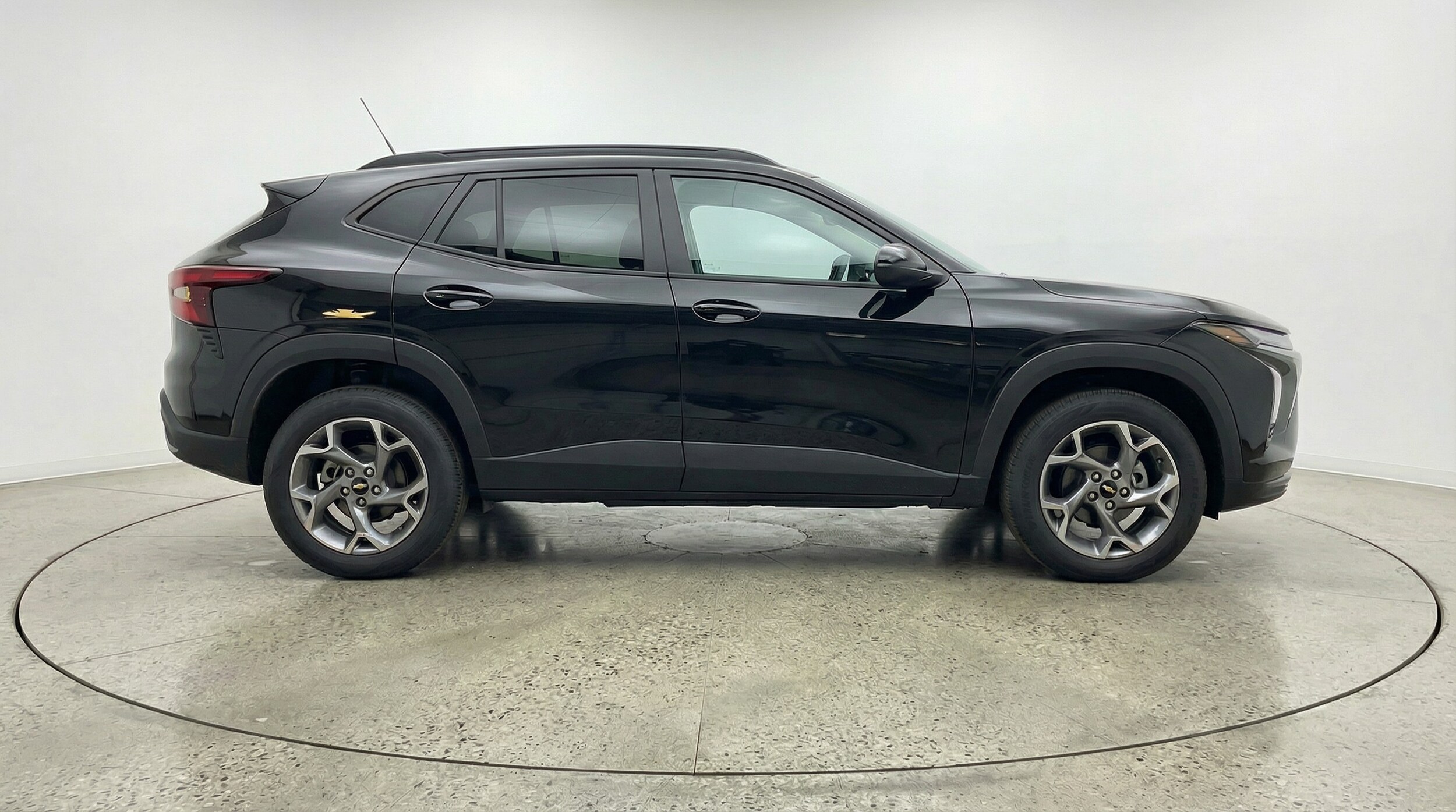Thumbnail: 2025 Chevrolet Trax - 8