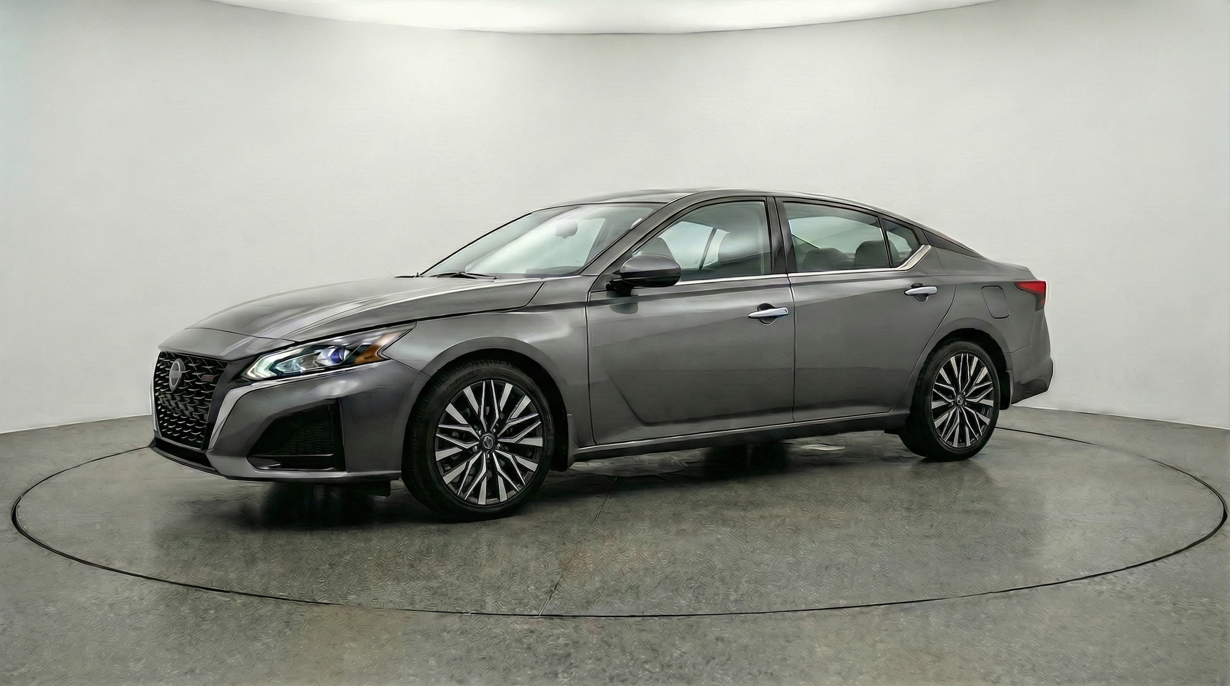 Thumbnail: 2025 Nissan Altima - 3