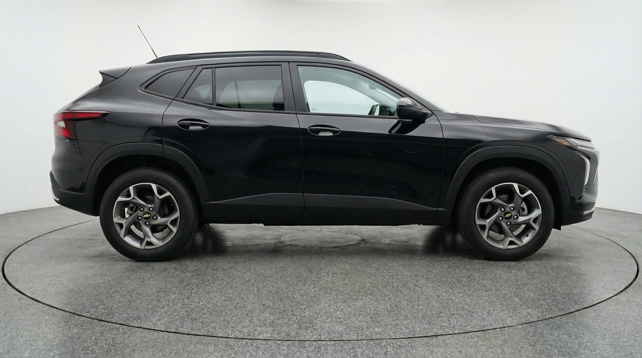 Thumbnail: 2025 Chevrolet Trax - 8