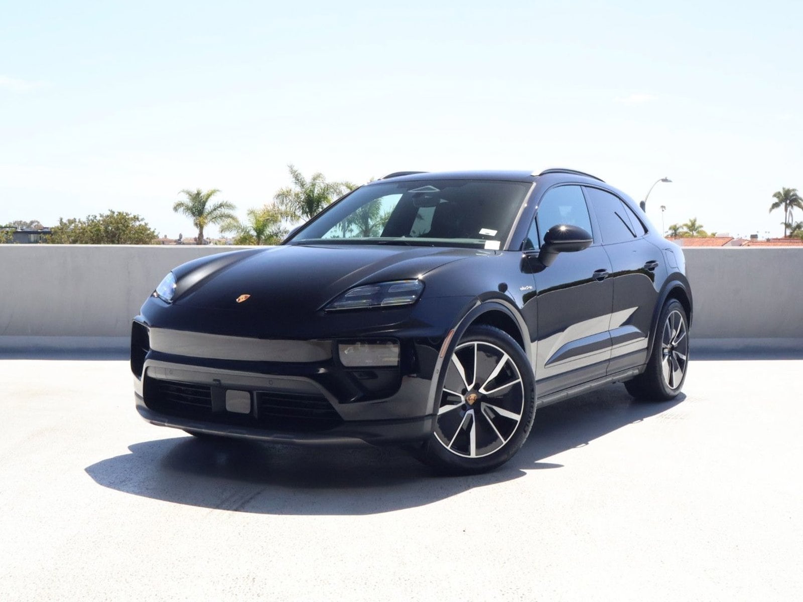2025 Porsche Macan Base