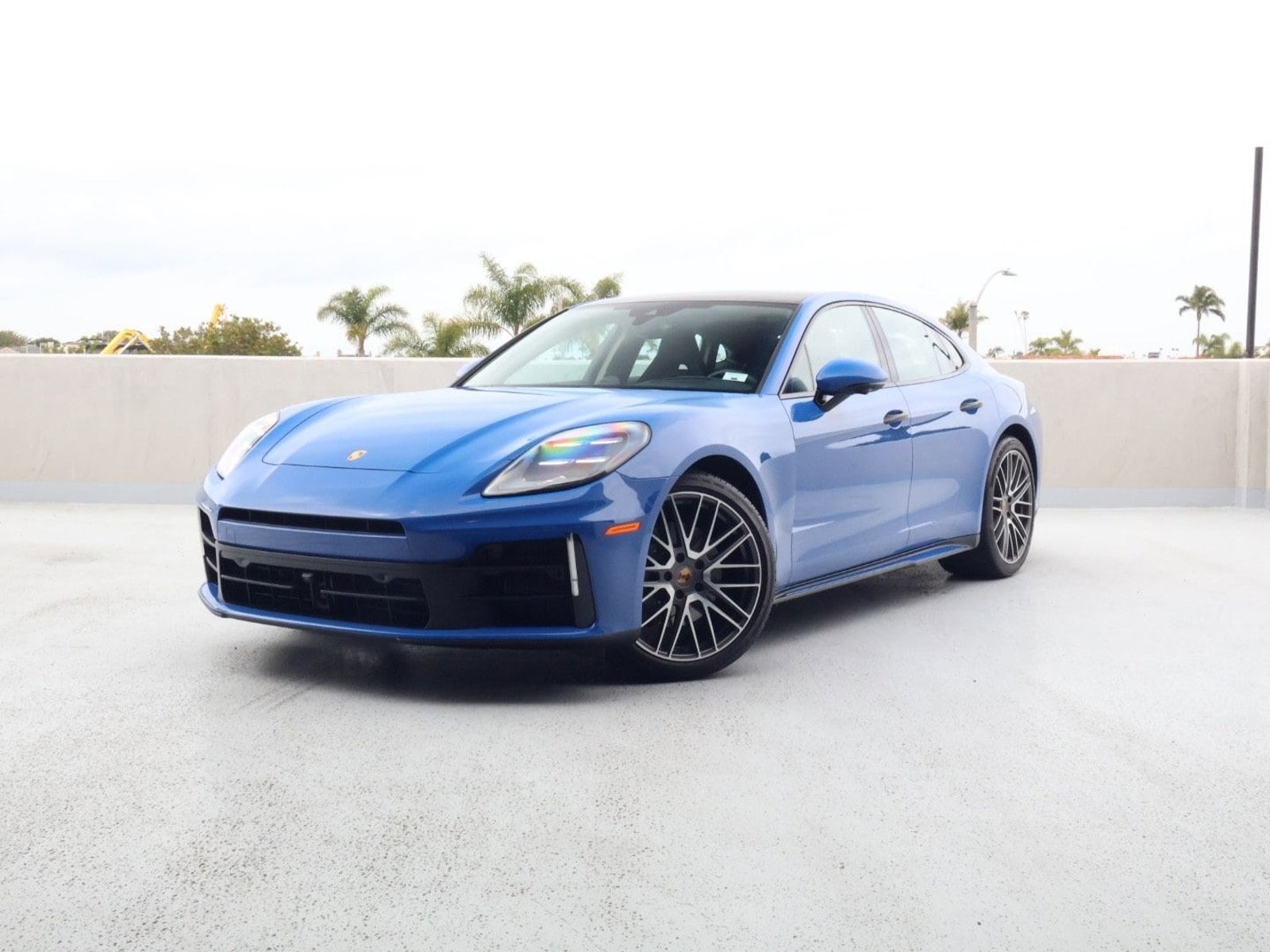 2024 Porsche Panamera 4's photo