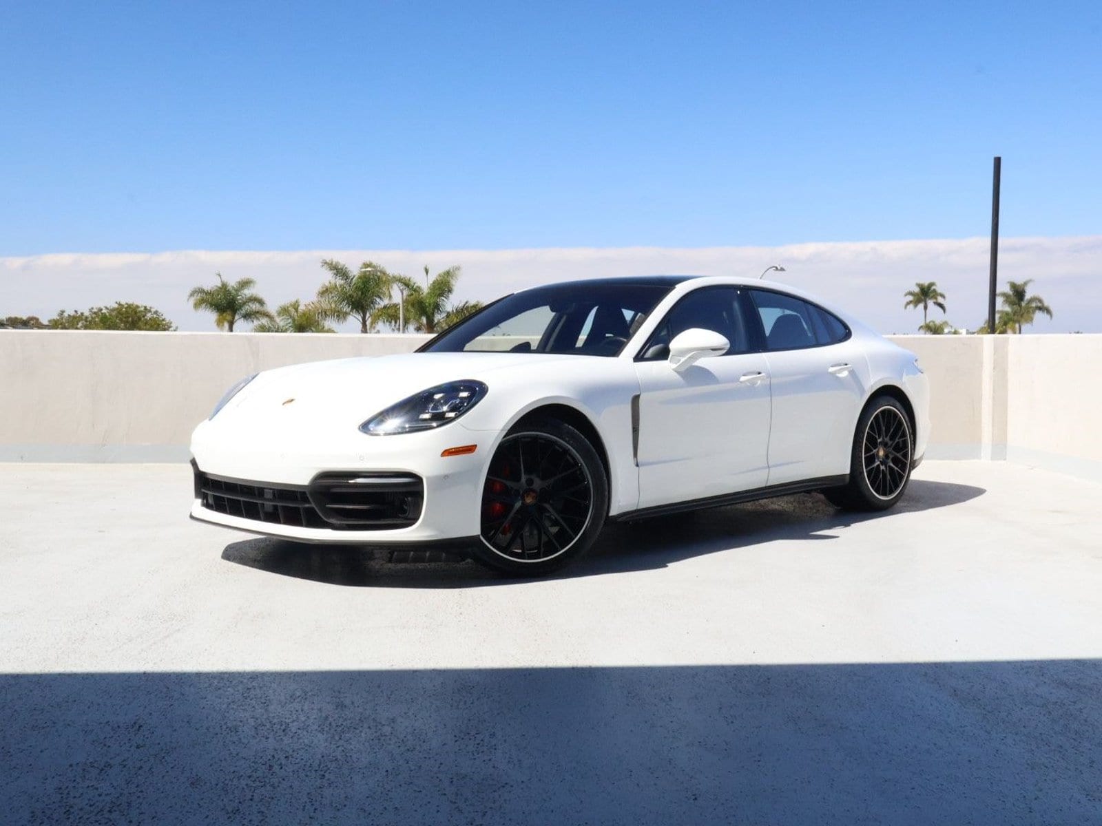 2023 Porsche Panamera 4S's photo