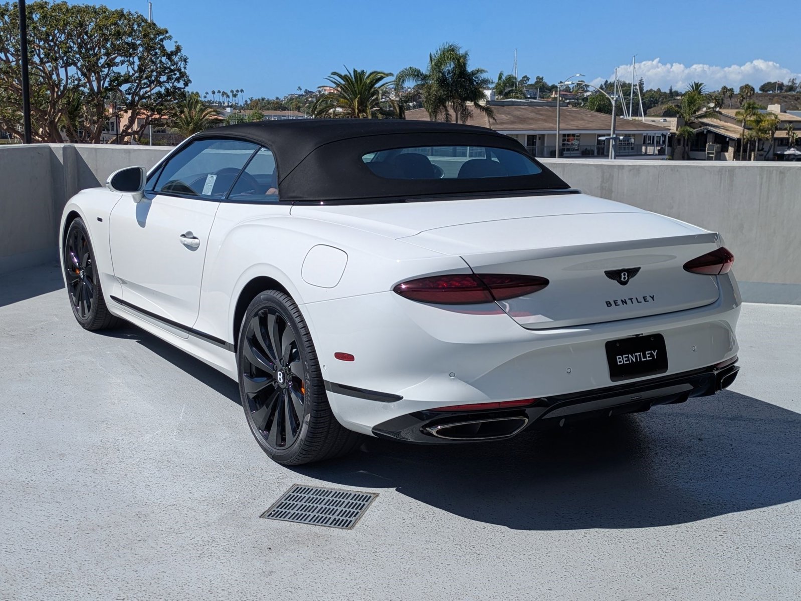 2025 Bentley Continental GT Black Edition photo 3
