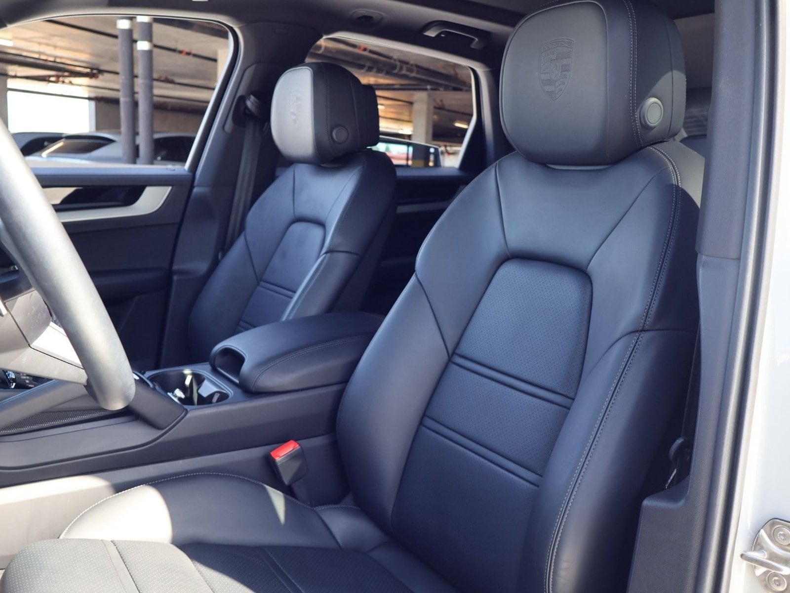 2025 Porsche Cayenne photo 4