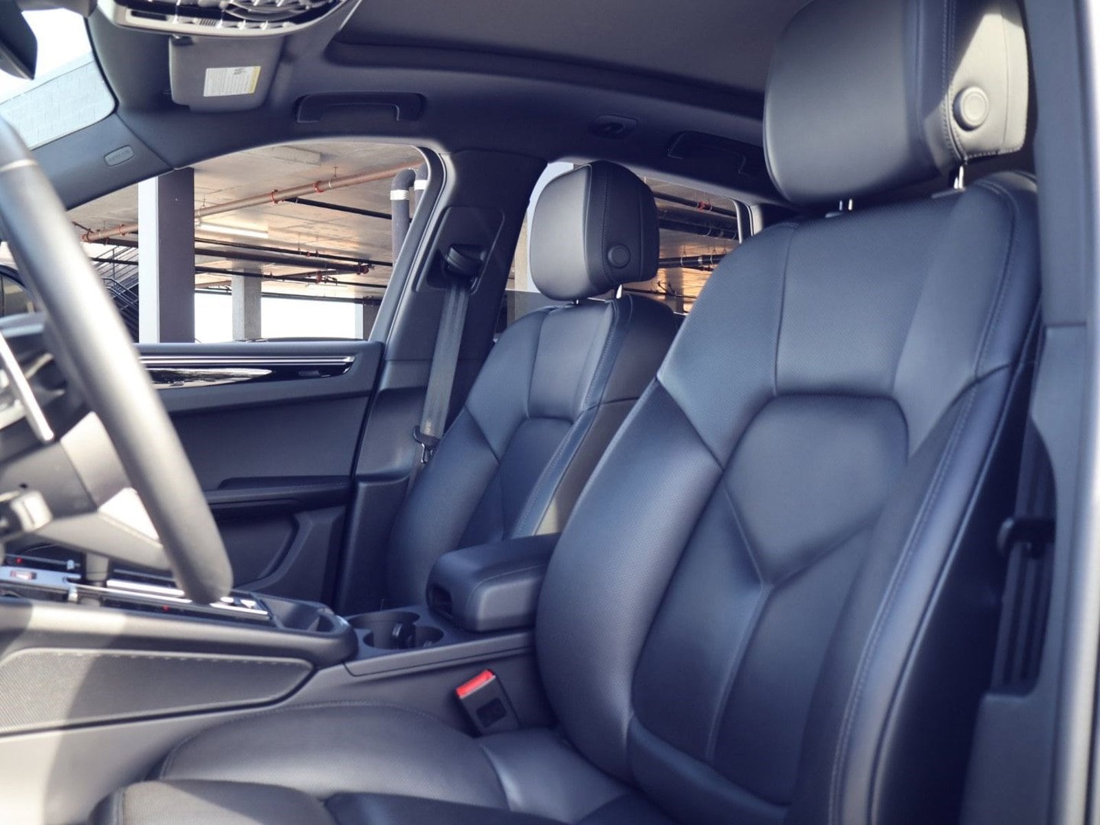 2024 Porsche Macan photo 4