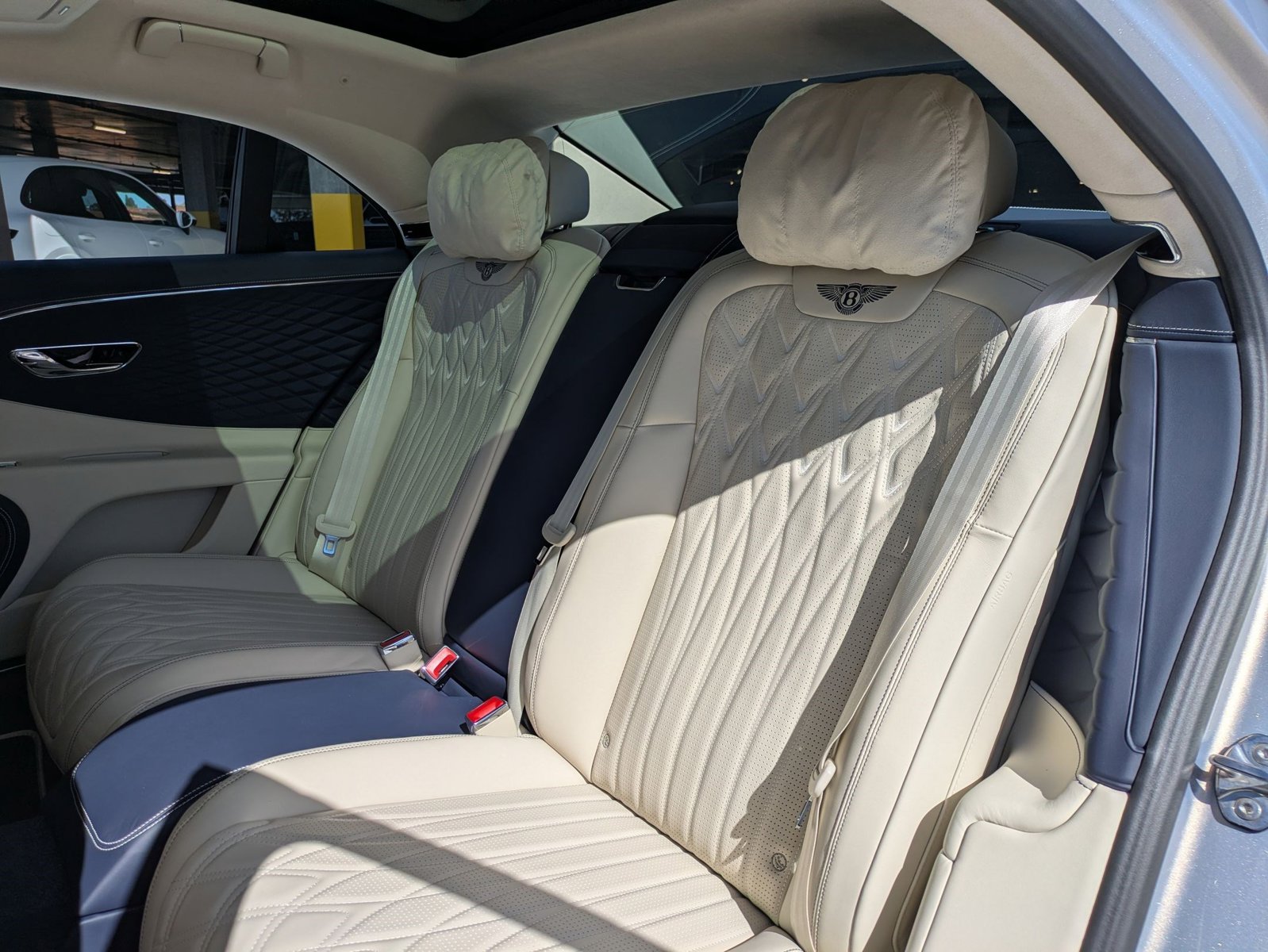 2026 Bentley Flying Spur Azure - Photo 21