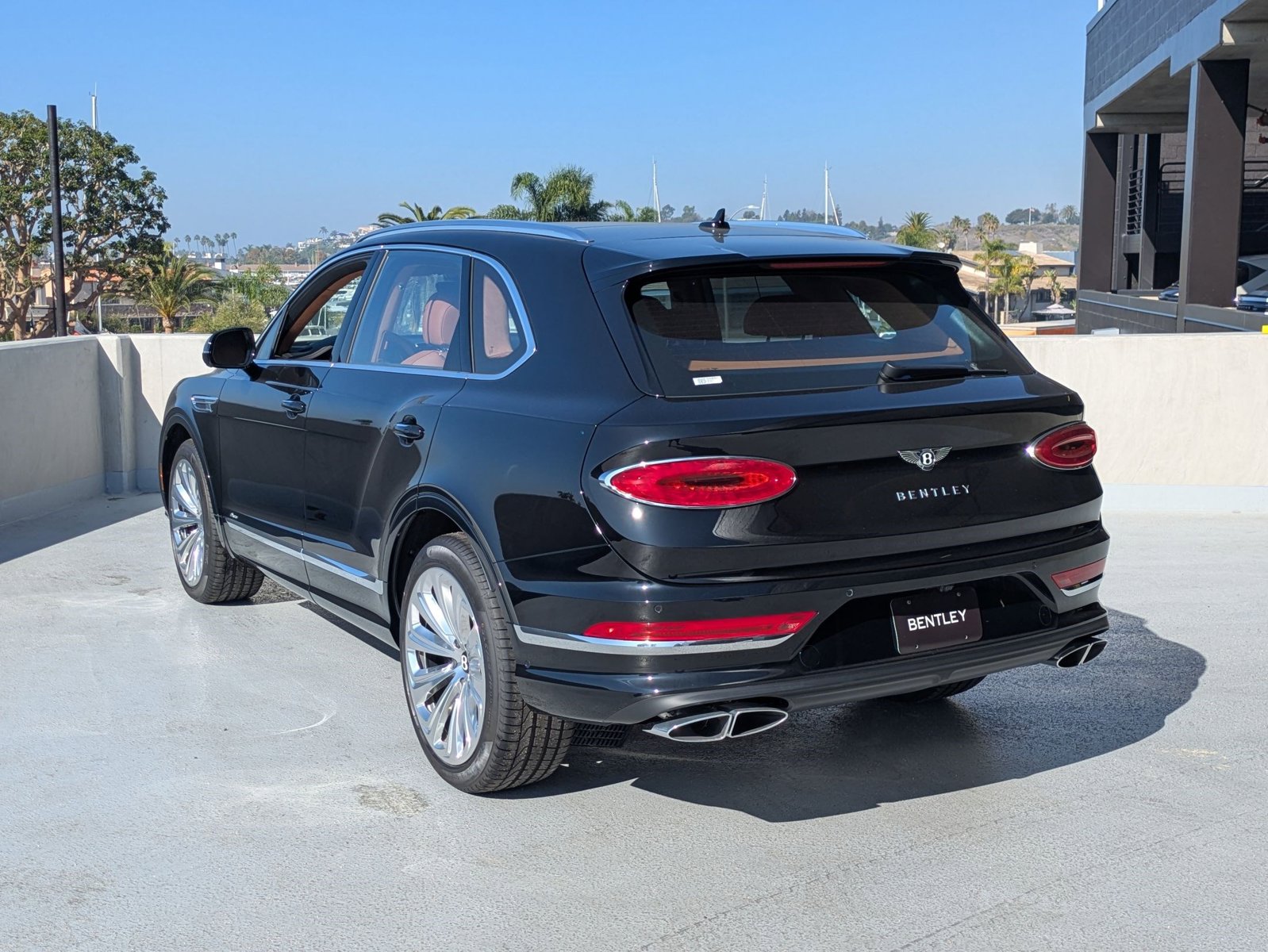 2025 Bentley Bentayga Azure photo 3