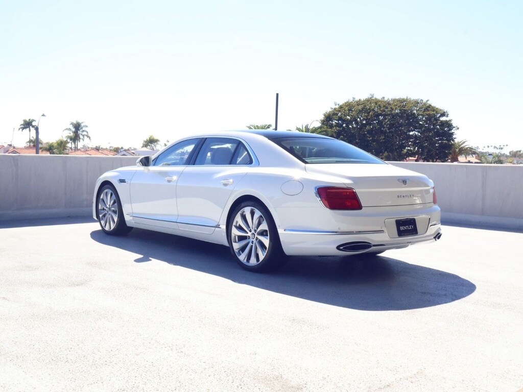 New 2026 Bentley Flying Spur V8 Sedan