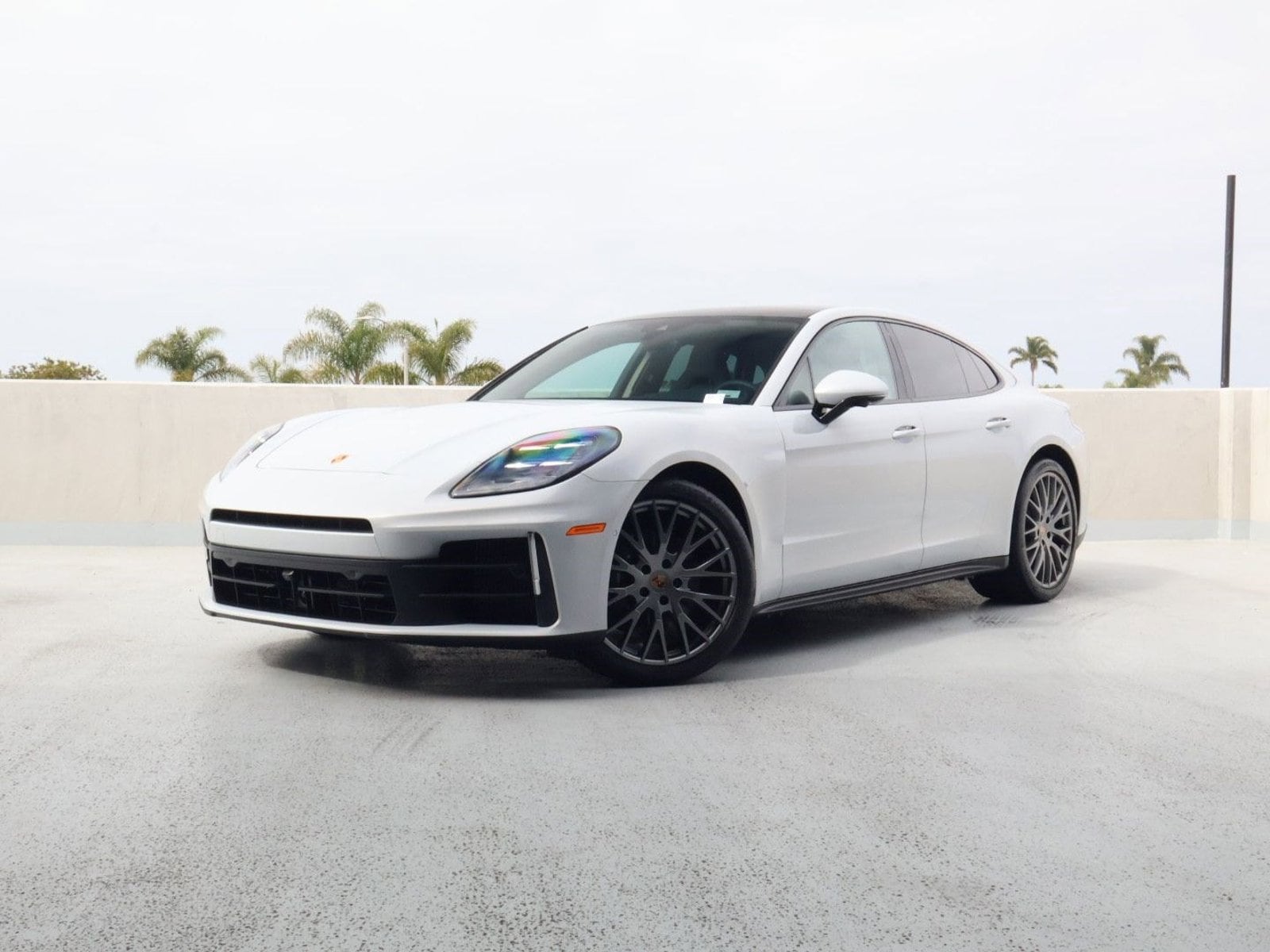 2026 Porsche Panamera 4's photo