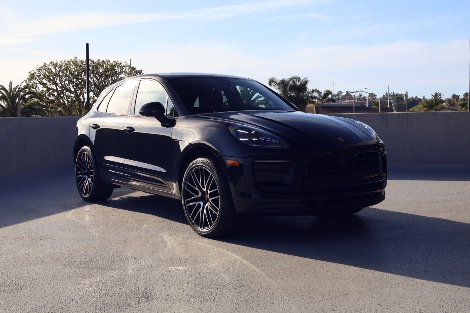 2025 Porsche Macan photo 6