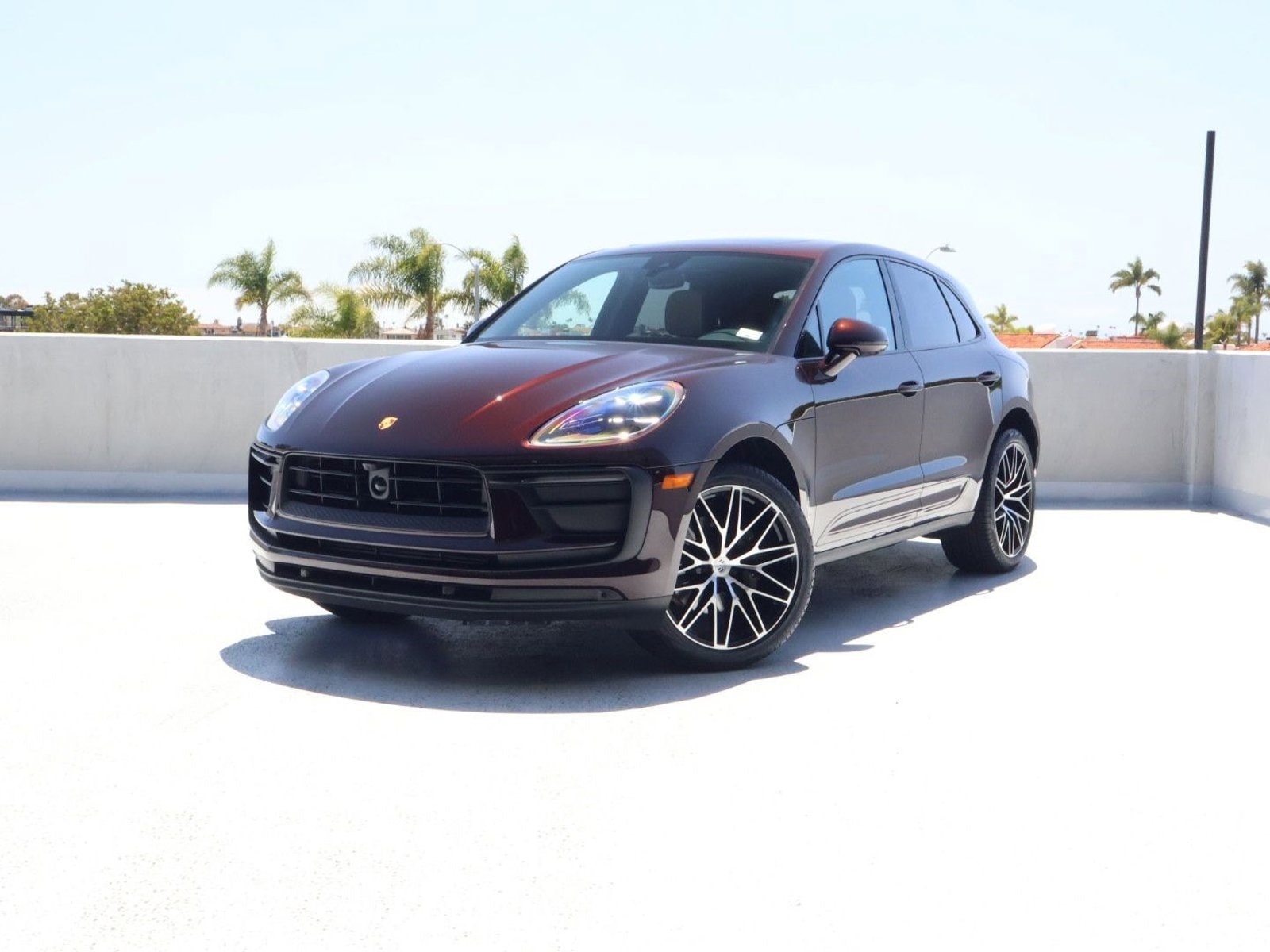2025 Porsche Macan's photo