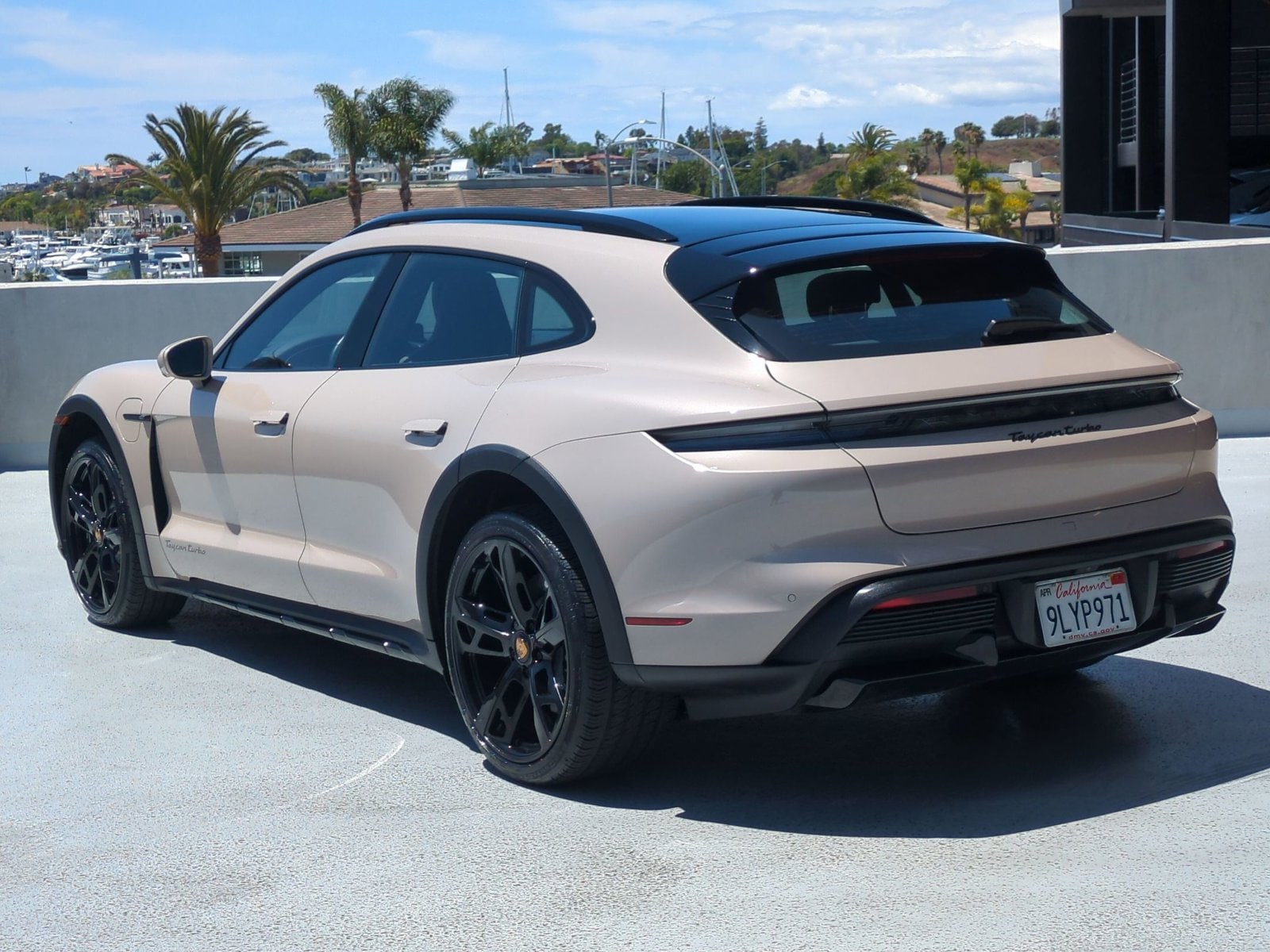 2024 Porsche Taycan Cross Turismo Turbo photo 2