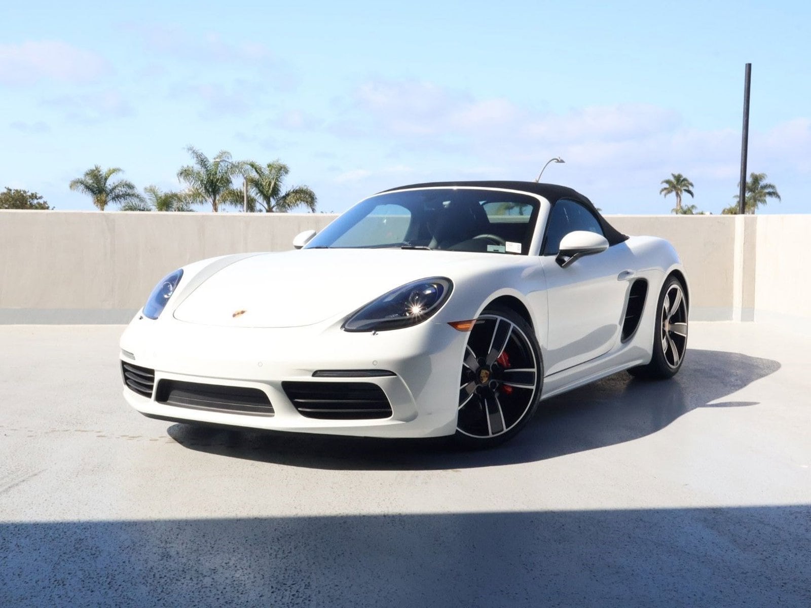 2025 Porsche 718 Boxster S's photo