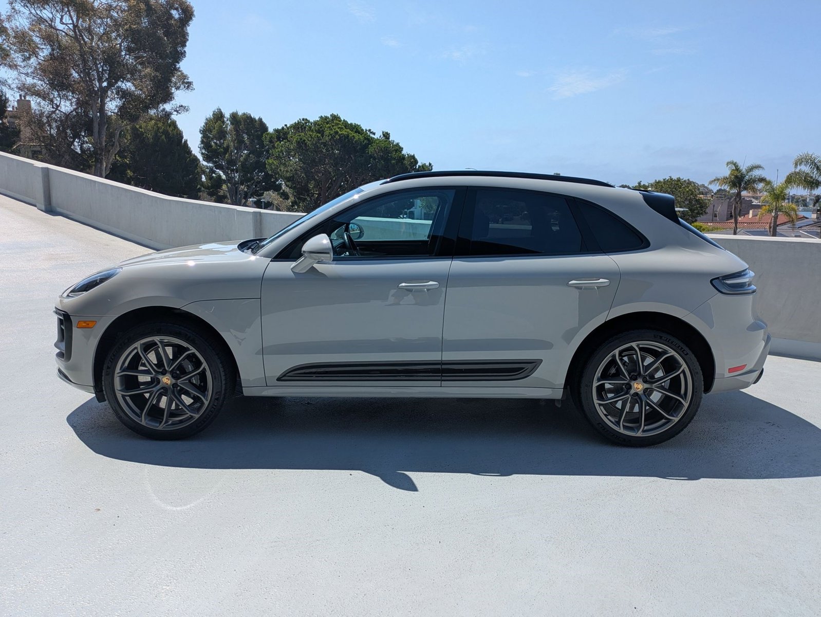 2023 Porsche Macan GTS photo 2