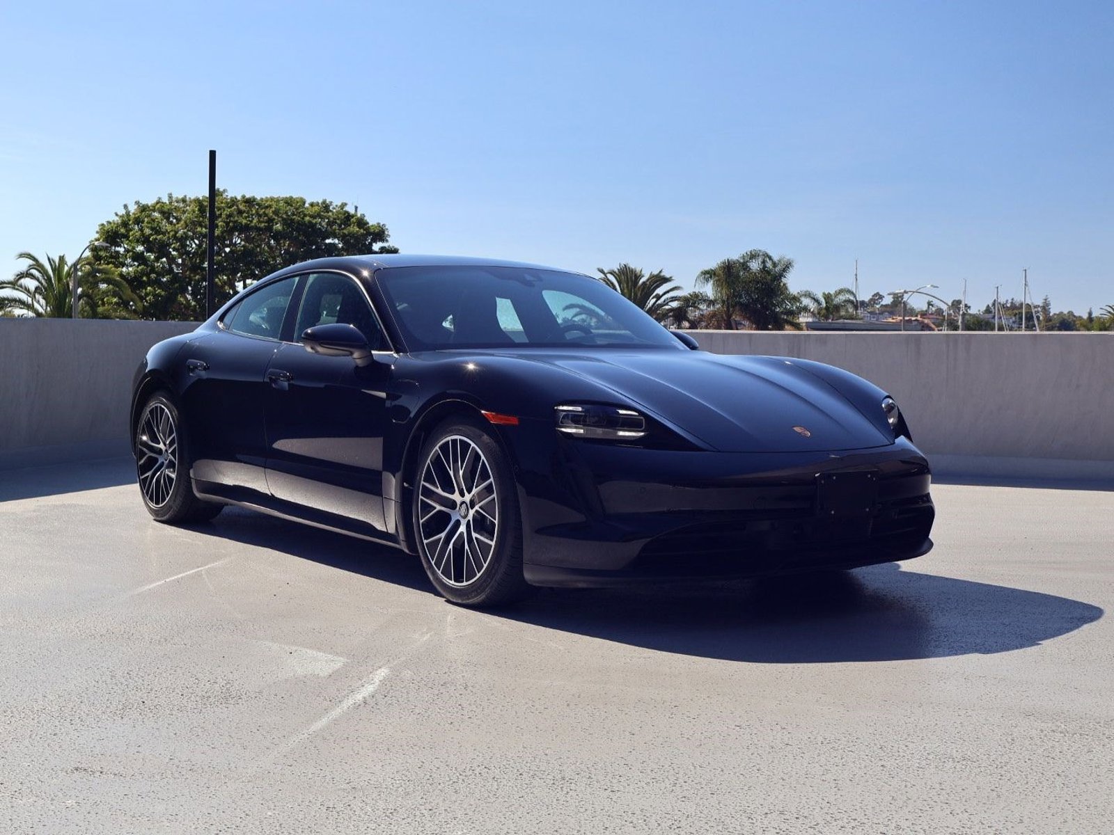 2024 Porsche Taycan photo 6