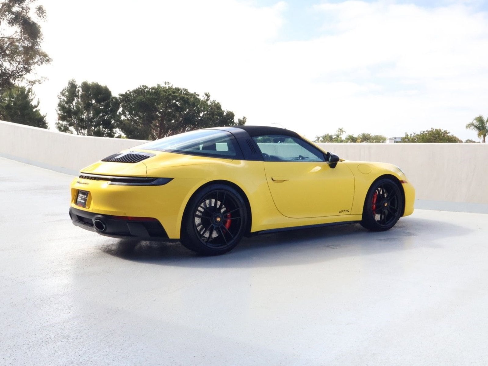 2022 Porsche 911 4 GTS photo 3