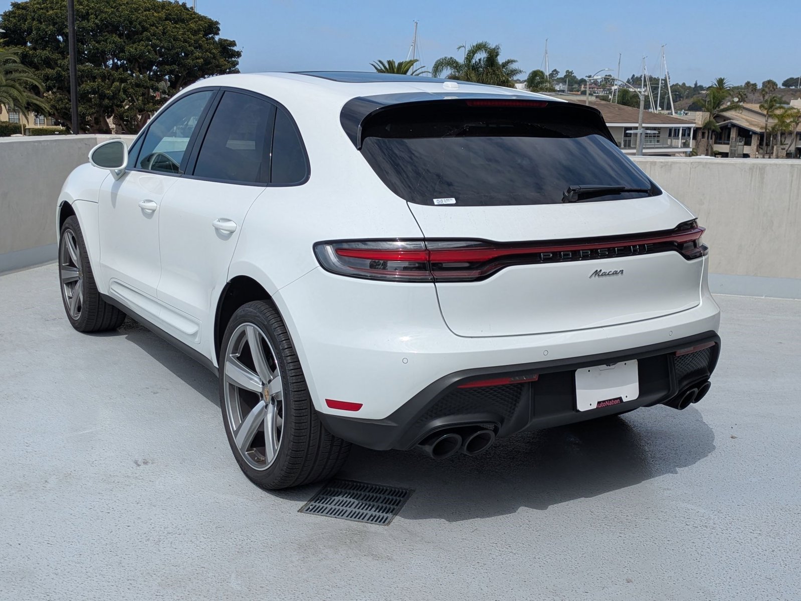 2025 Porsche Macan T photo 3