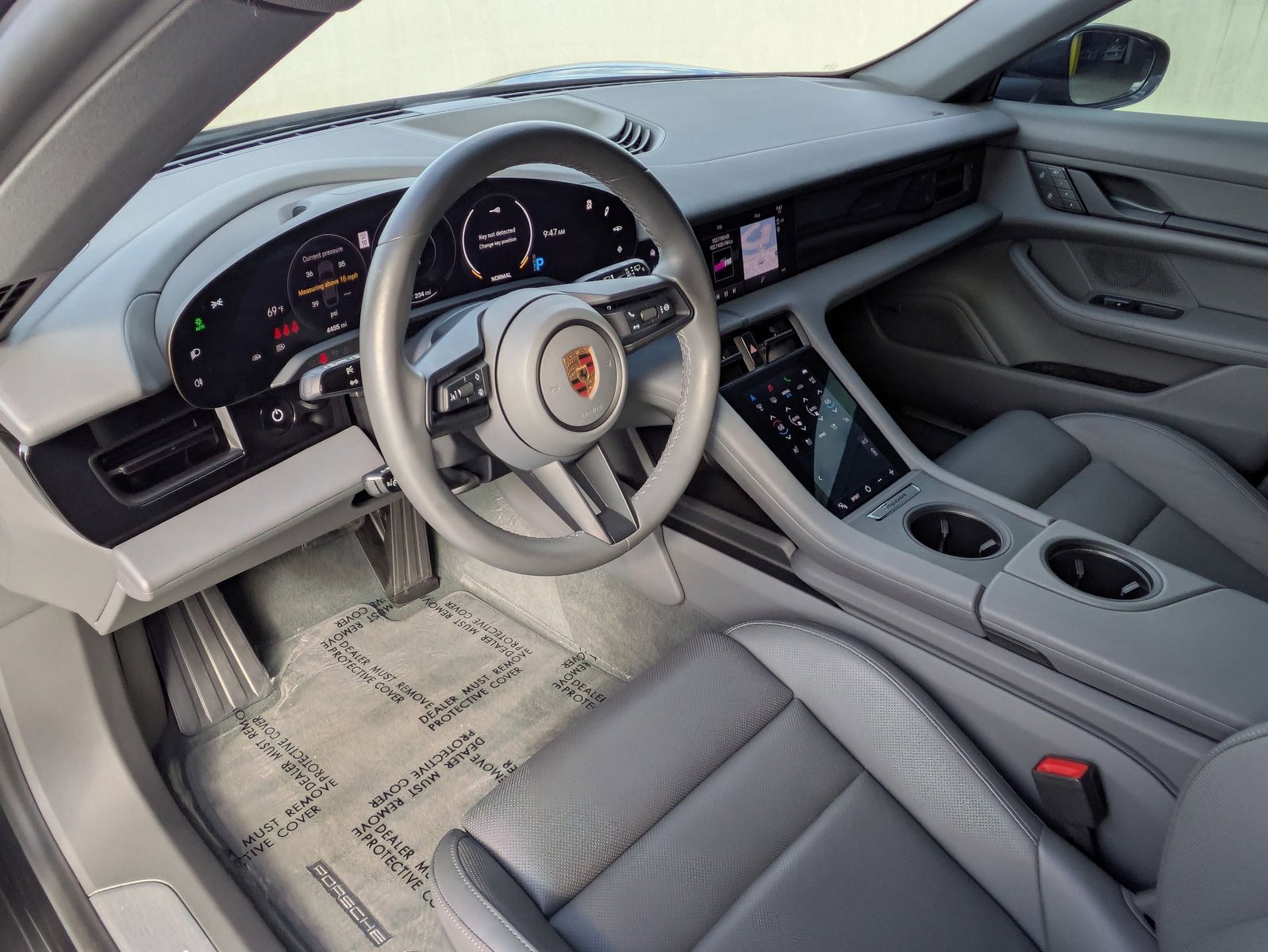 2024 Porsche Taycan Cross Turismo 4S photo 4