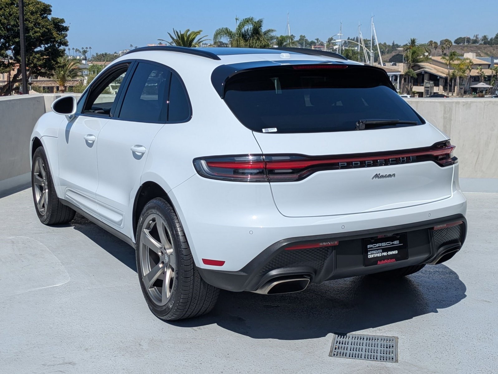 2022 Porsche Macan photo 3