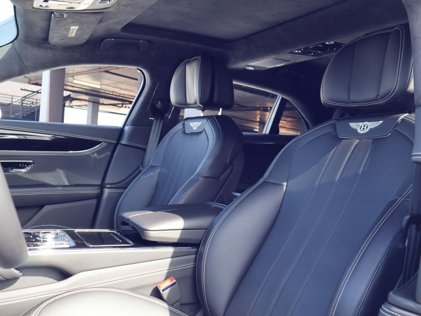 2022 Bentley Flying Spur V8 photo 2