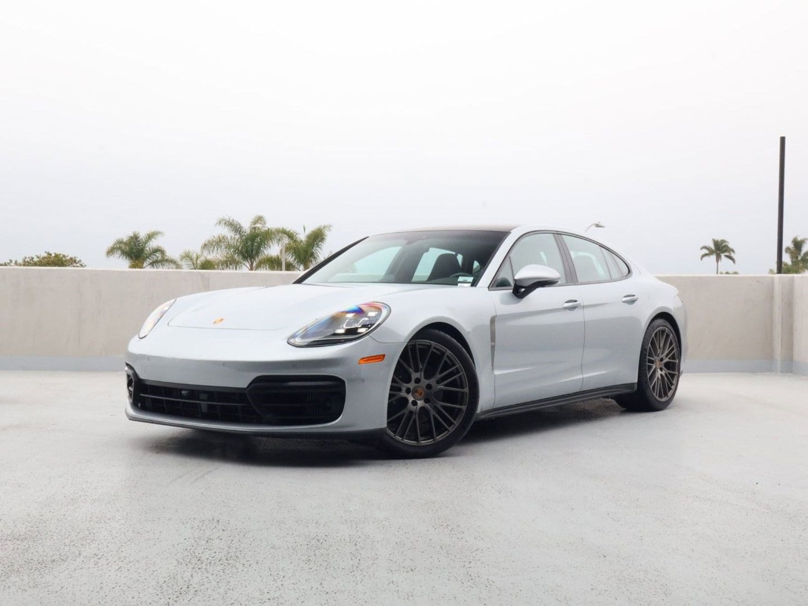 2023 Porsche Panamera Platinum Edition's photo