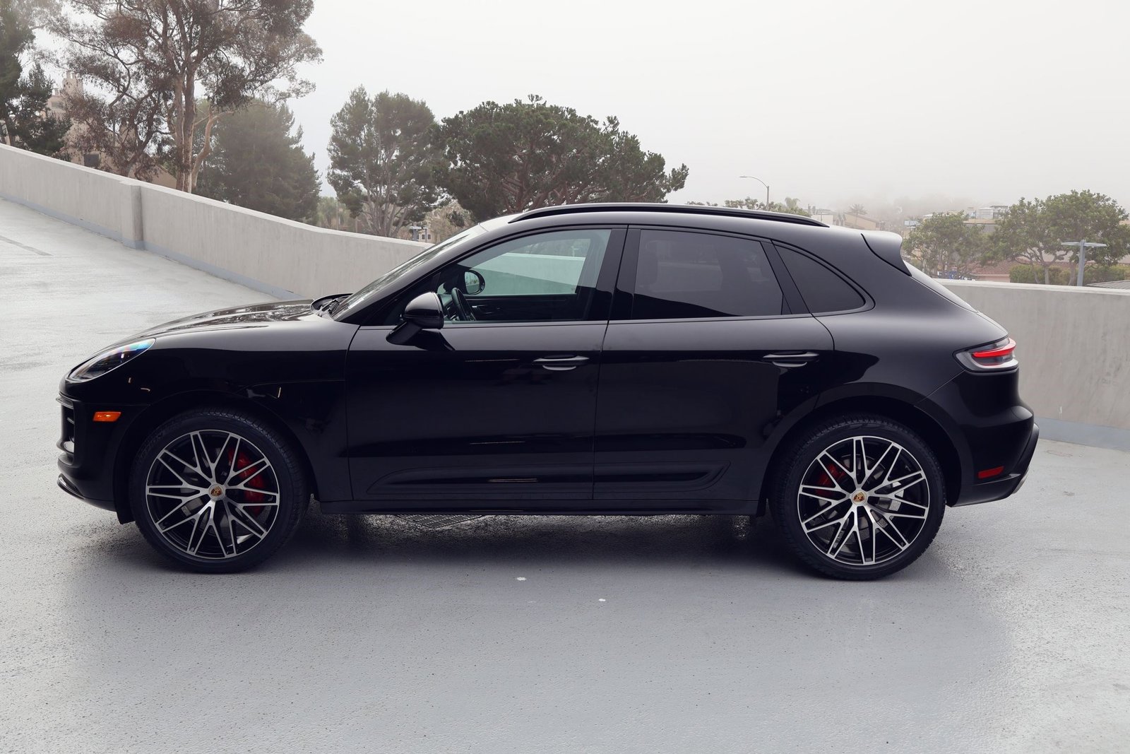 2022 Porsche Macan S photo 2