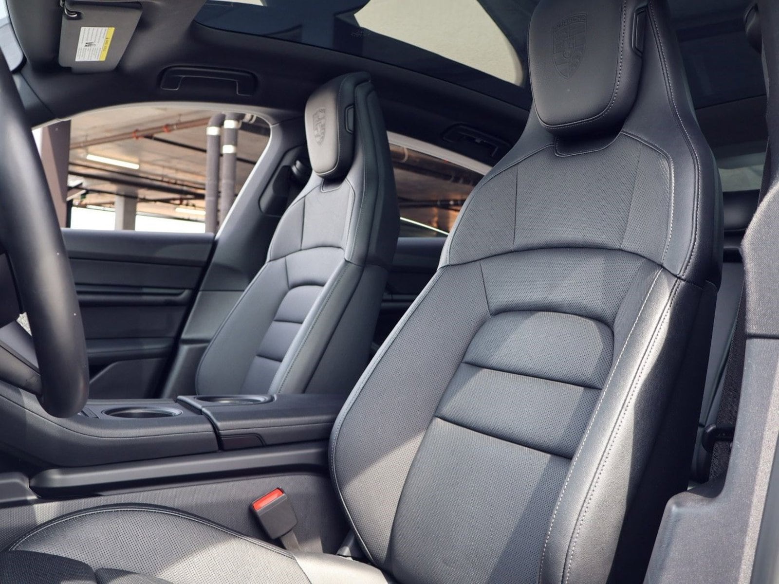 2023 Porsche Taycan photo 4