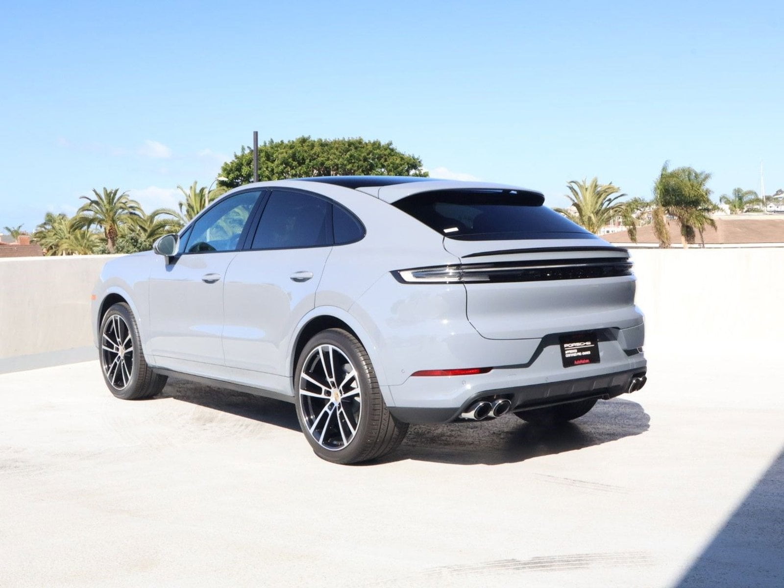 2024 Porsche Cayenne Coupe photo 2