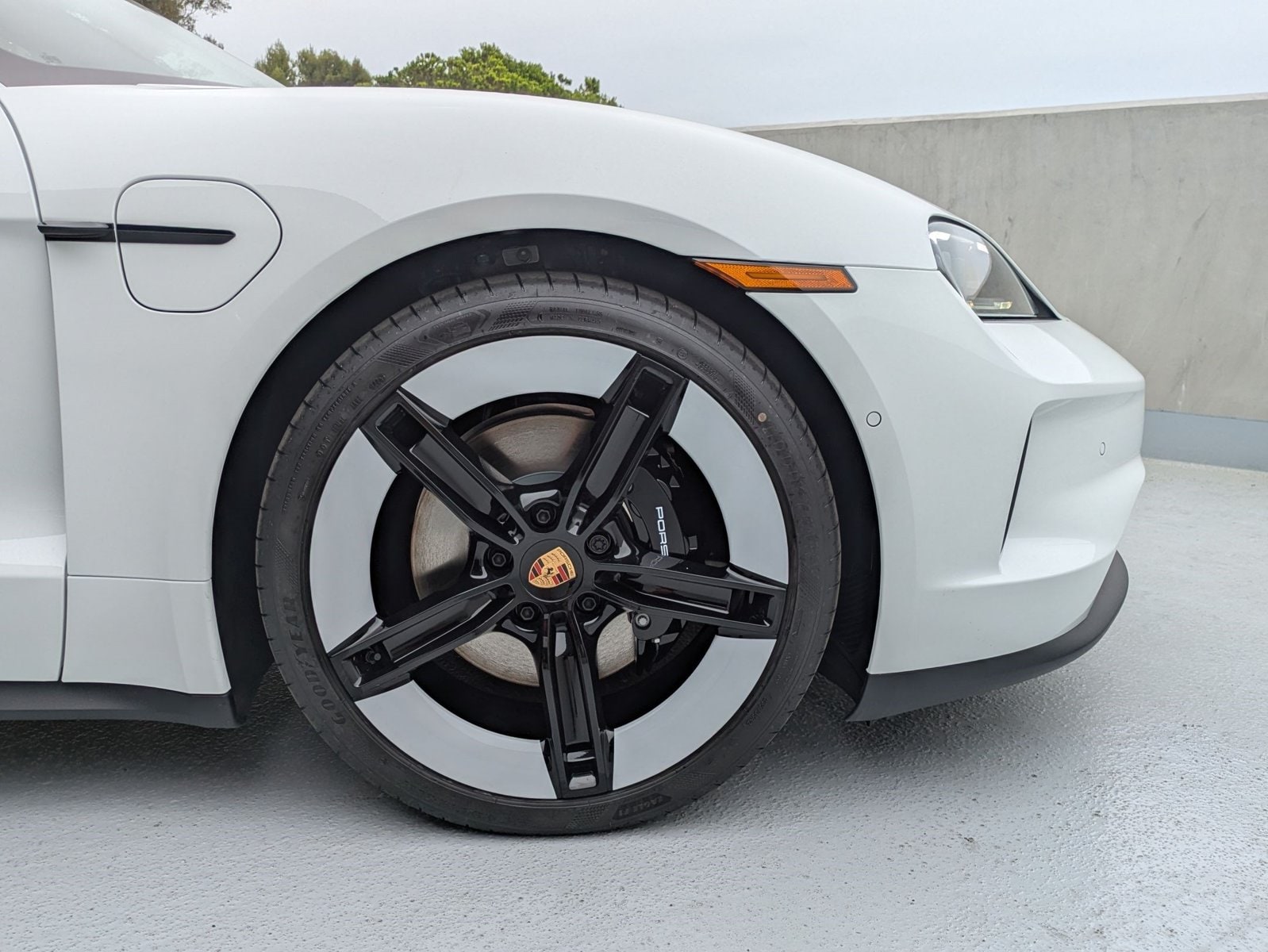2025 Porsche Taycan Base - Photo 11