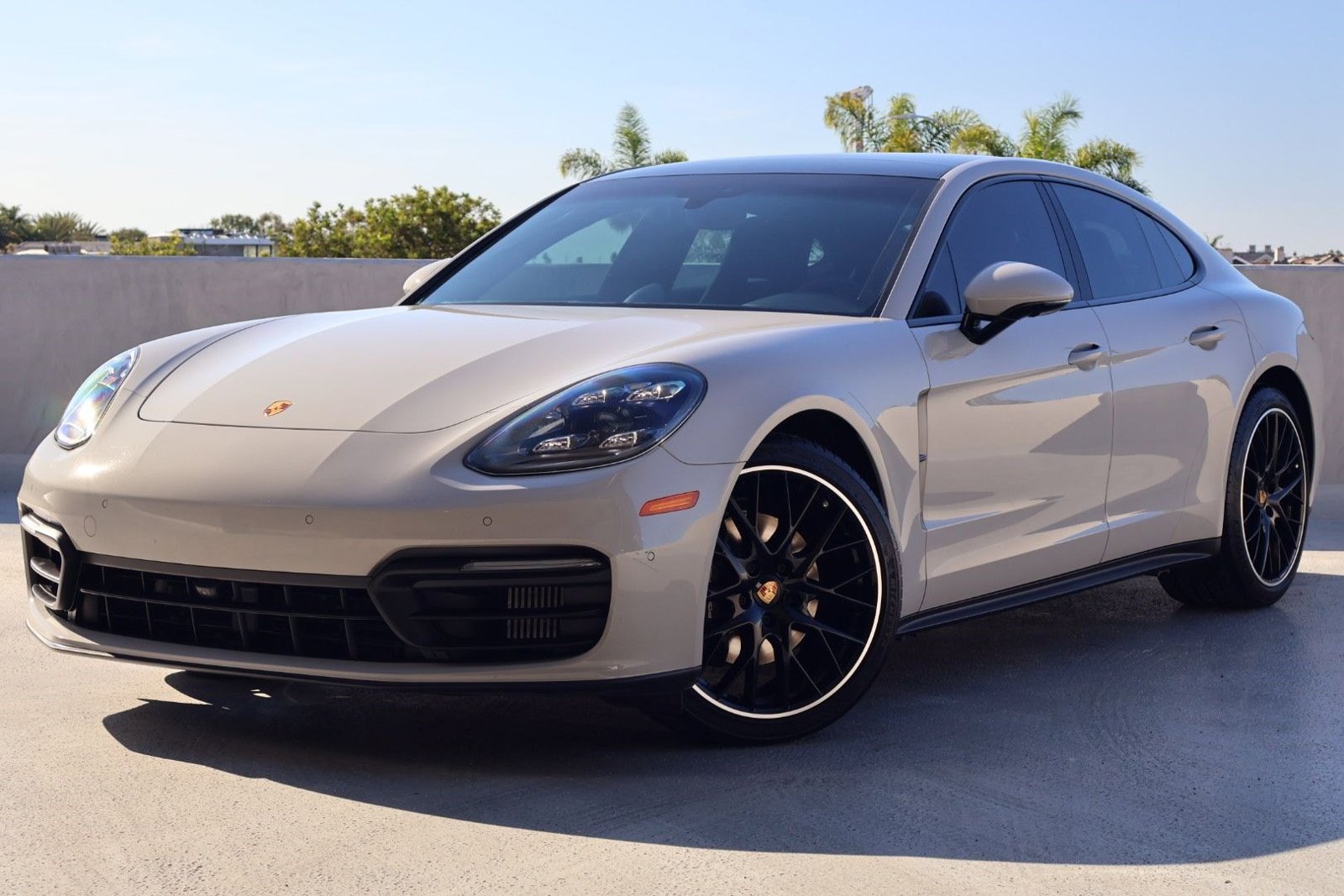 2022 Porsche Panamera Platinum Edition's photo
