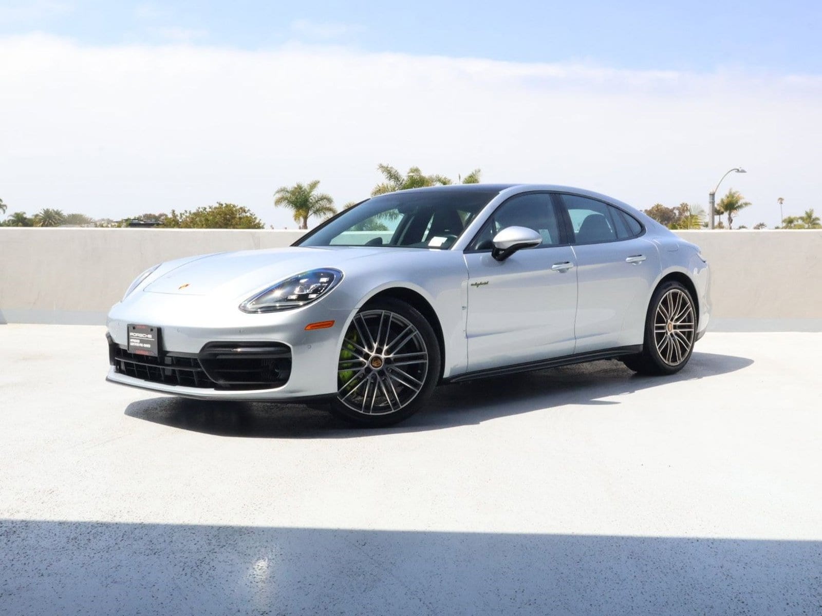 2023 Porsche Panamera 4 E-Hybrid Platinum Edition's photo