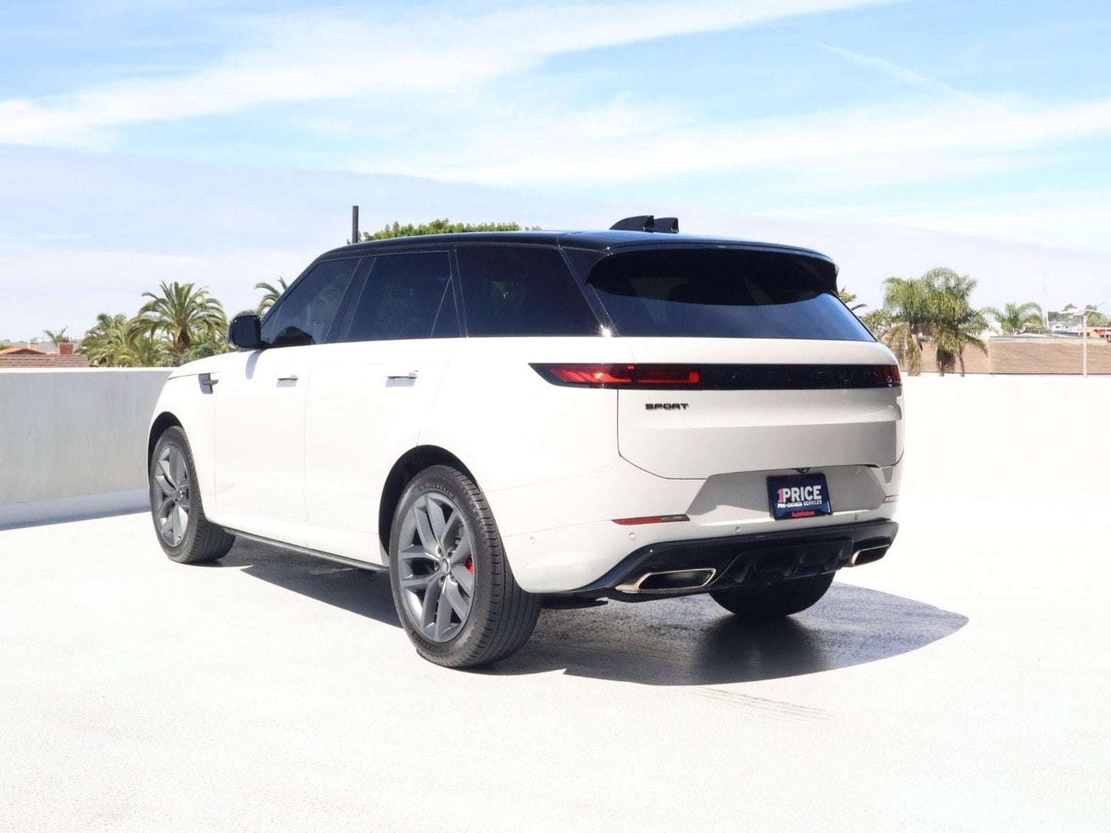 2024 Land Rover Range Rover Sport Dynamic SE photo 2