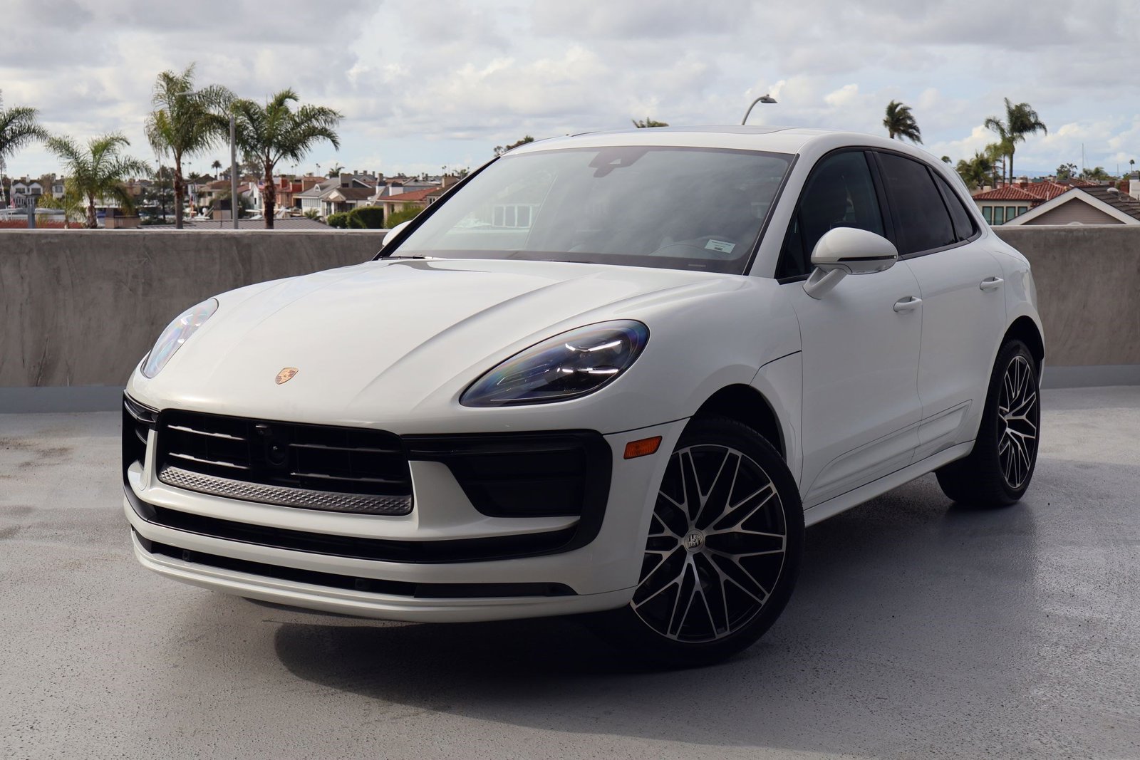 2023 Porsche Macan Base