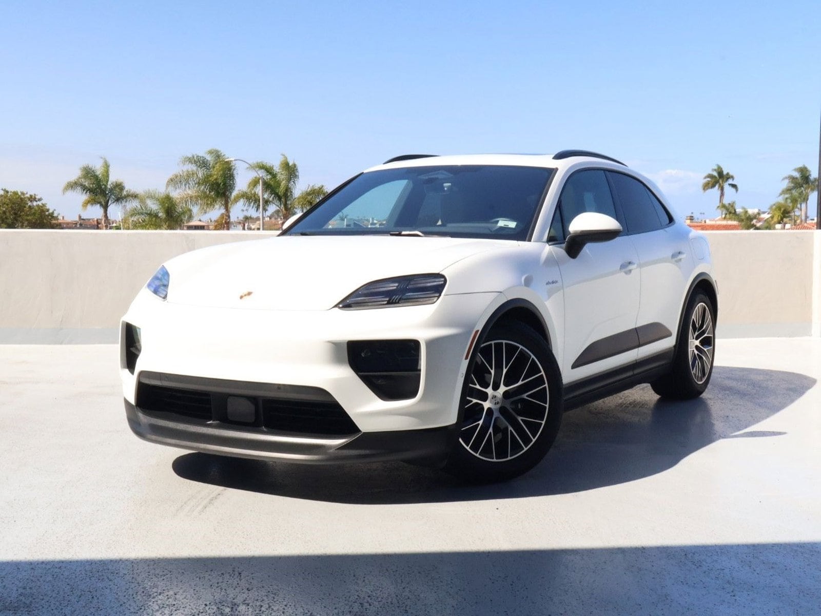 2025 Porsche Macan Base