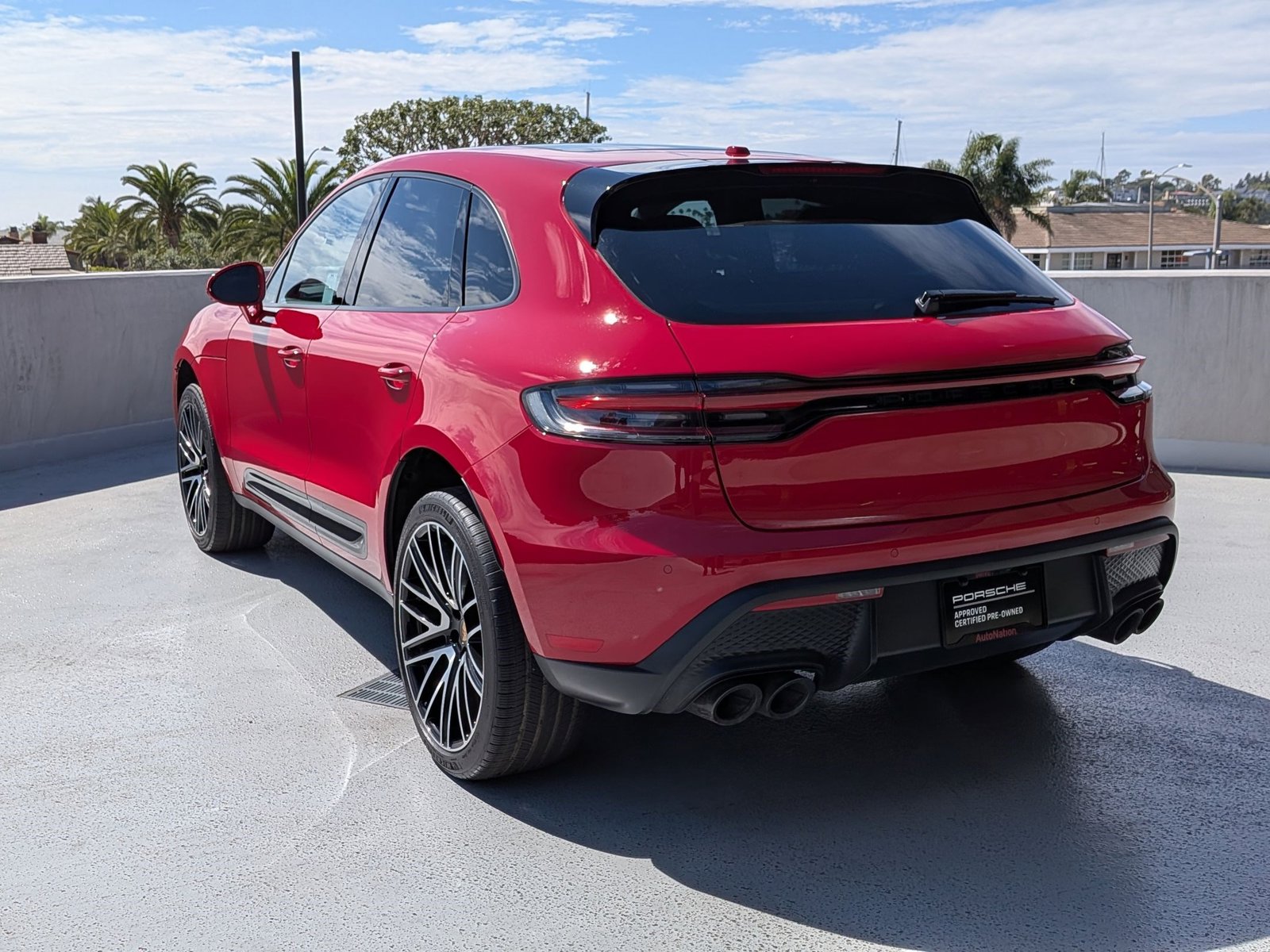 2025 Porsche Macan T photo 3