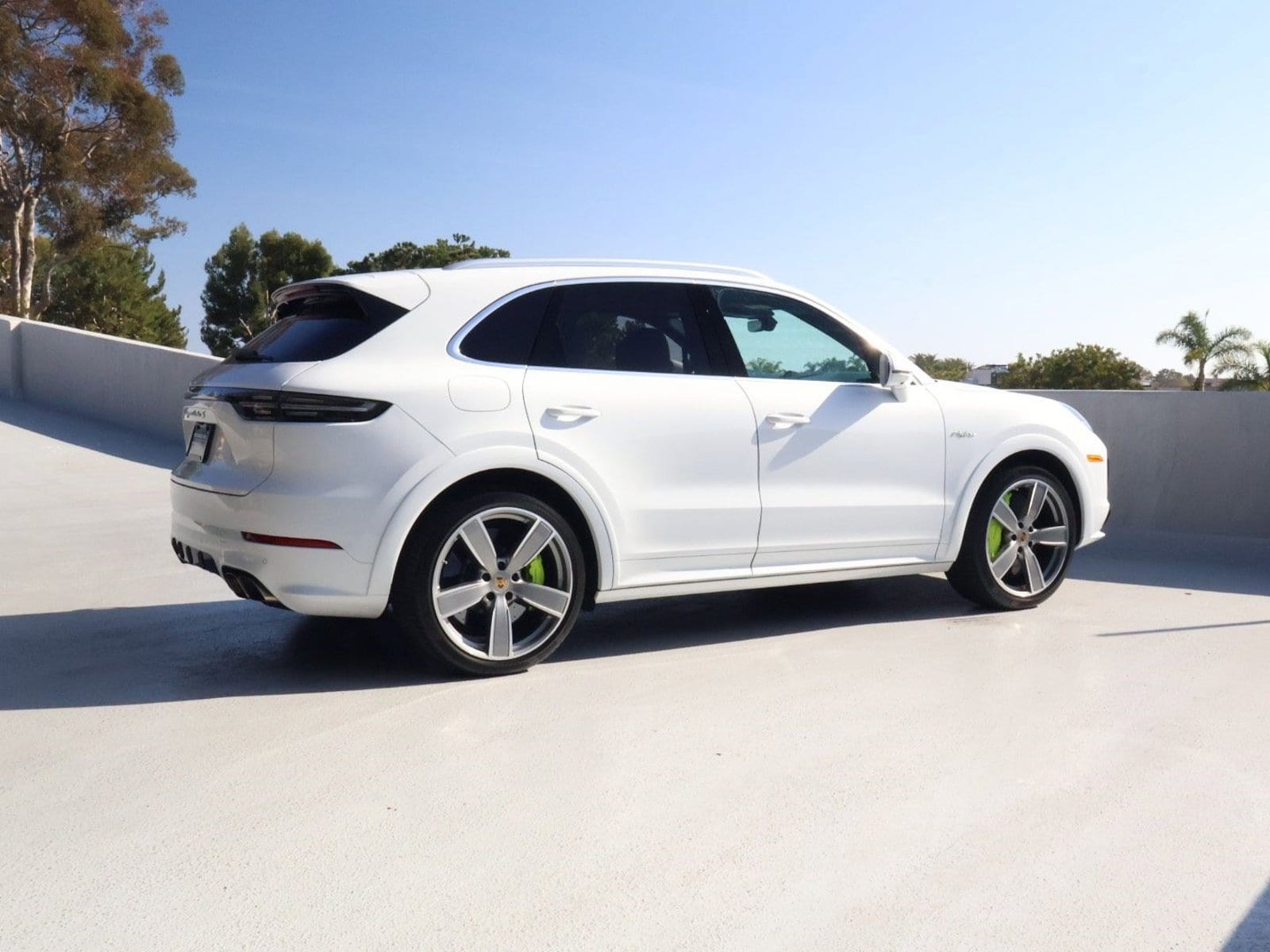 2023 Porsche Cayenne E-Hybrid Turbo S E-Hybrid photo 3
