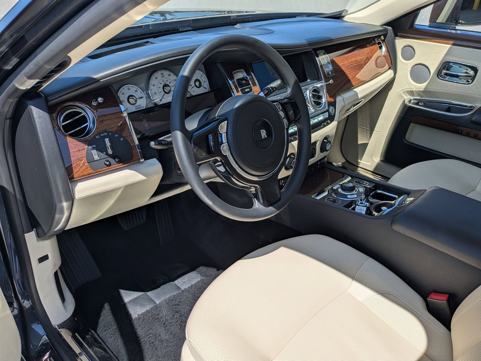 2010 Rolls Royce Ghost RR4 photo 4