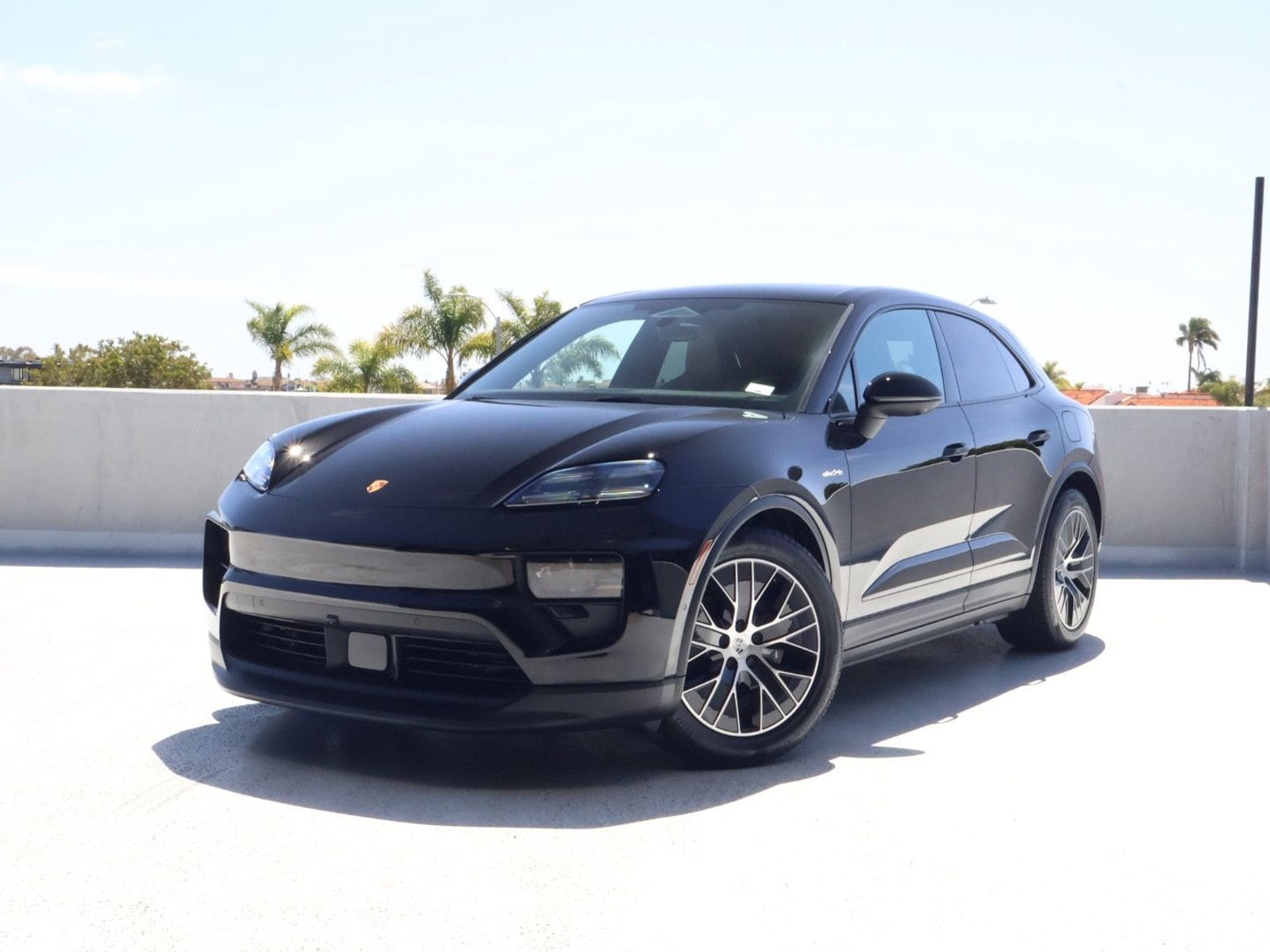 2025 Porsche Macan Base