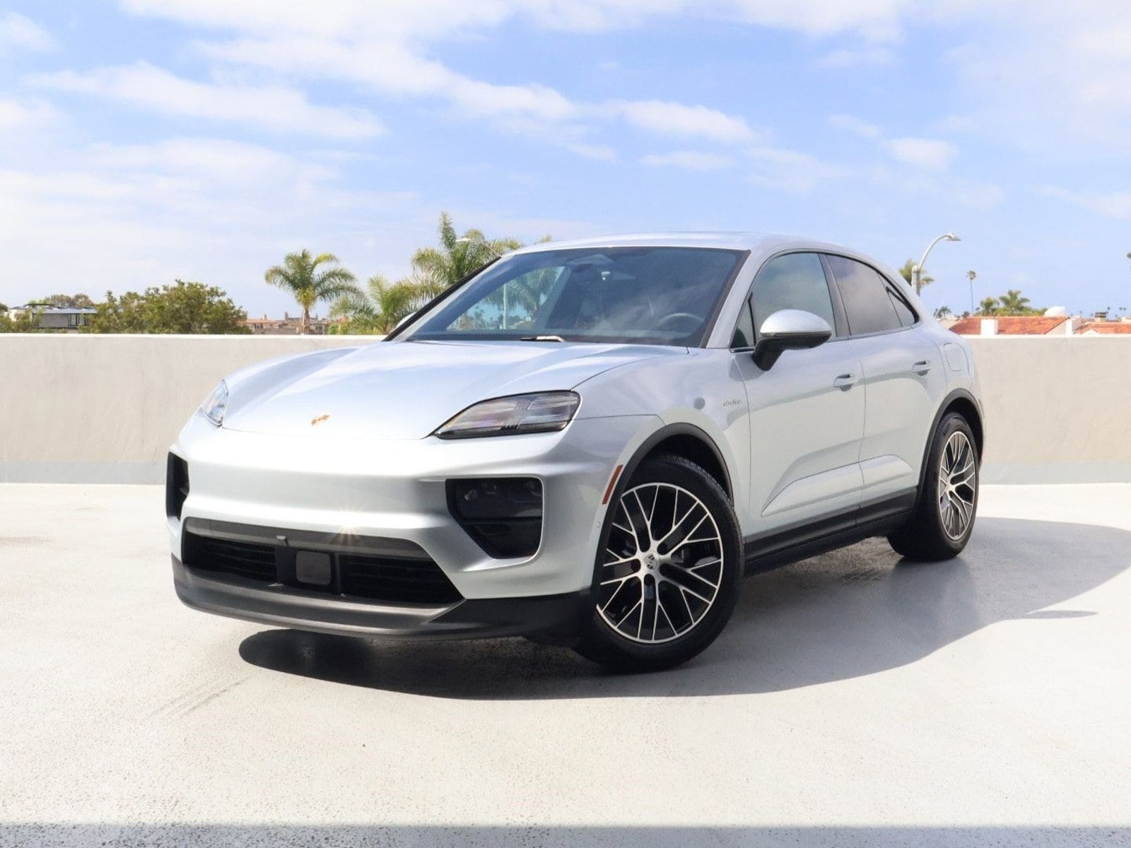 2025 Porsche Macan Base