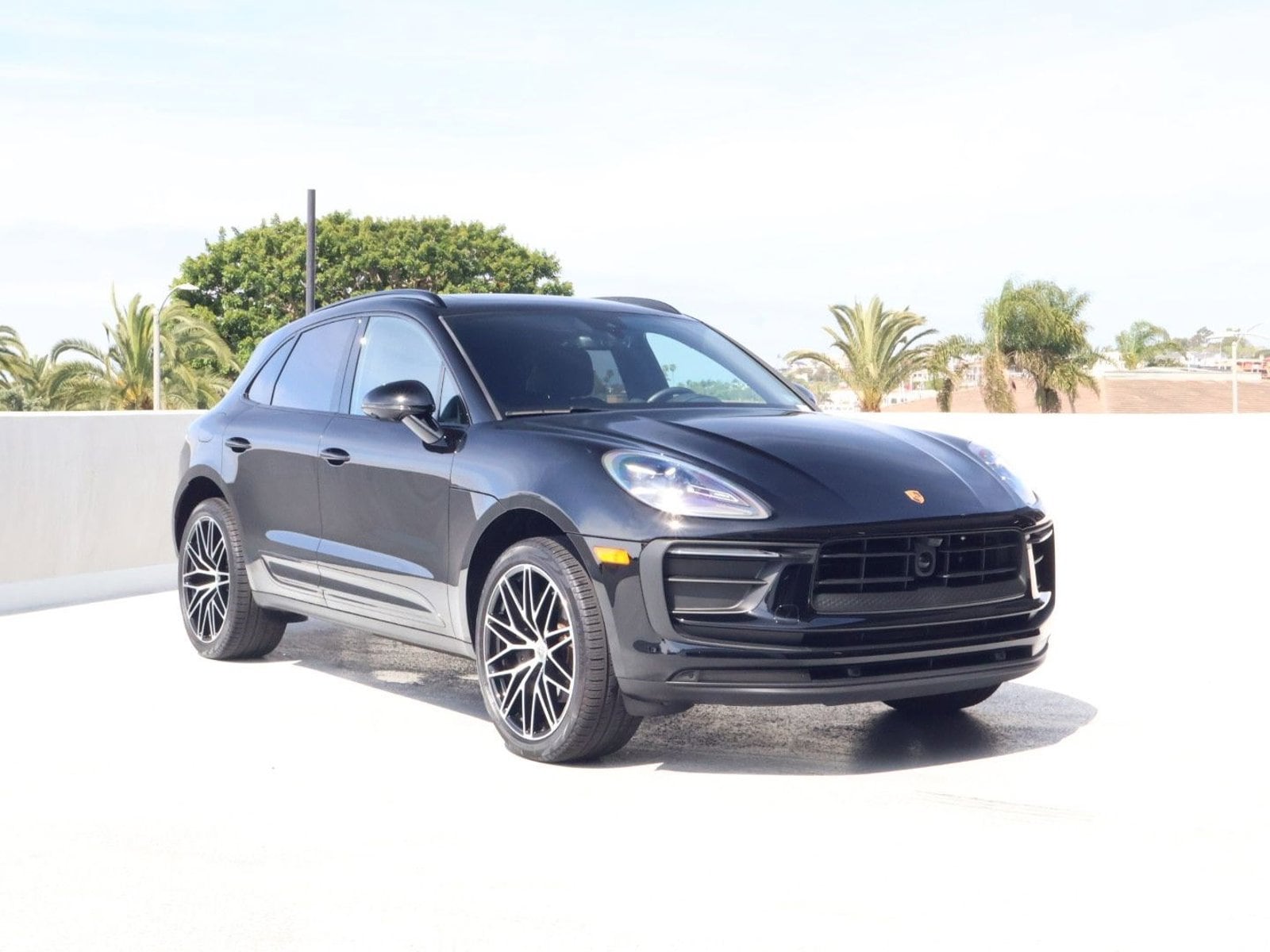 2025 Porsche Macan photo 6