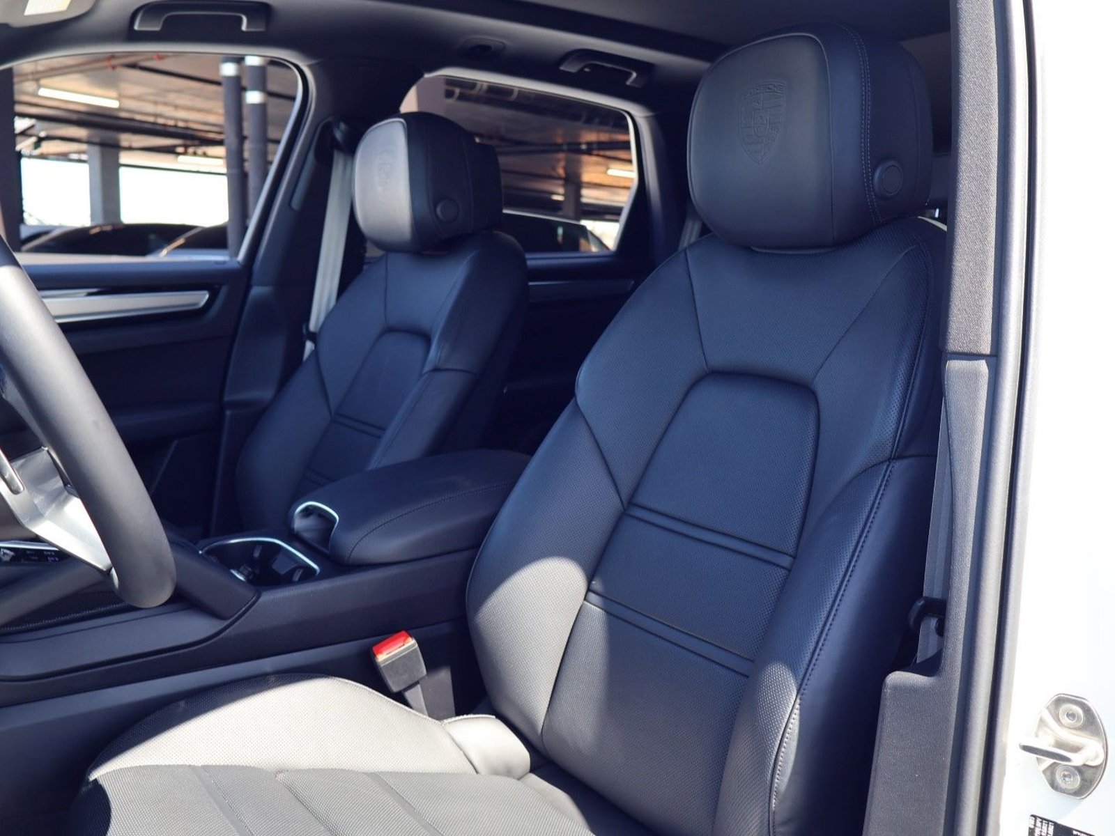 2023 Porsche Cayenne photo 4